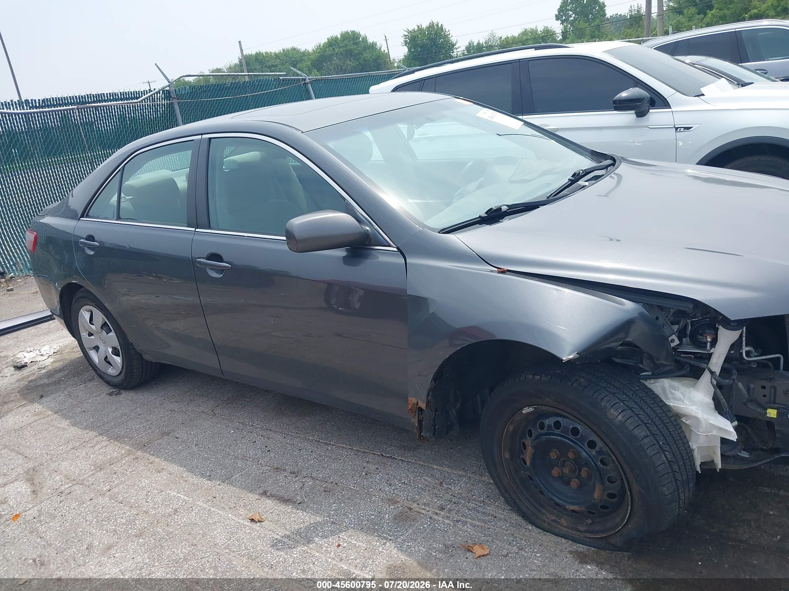 2007 Toyota Camry Le Gray vin: 4T1BE46K47U595699