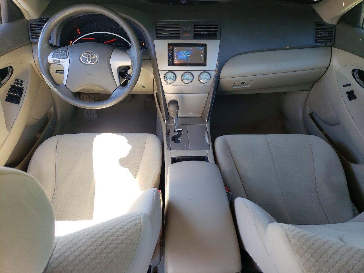 2007 Toyota Camry Le Gold vin: 4T1BE46K47U601551