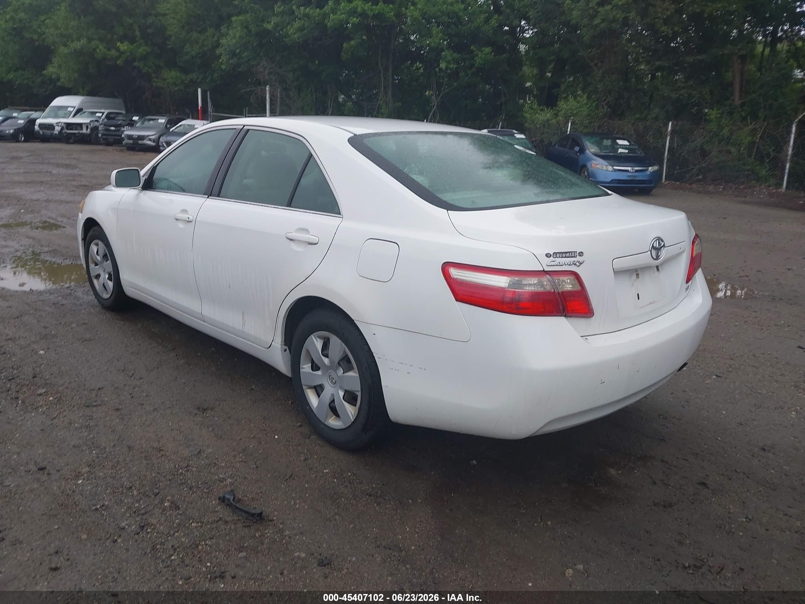 2007 Toyota Camry Le White vin: 4T1BE46K47U627339