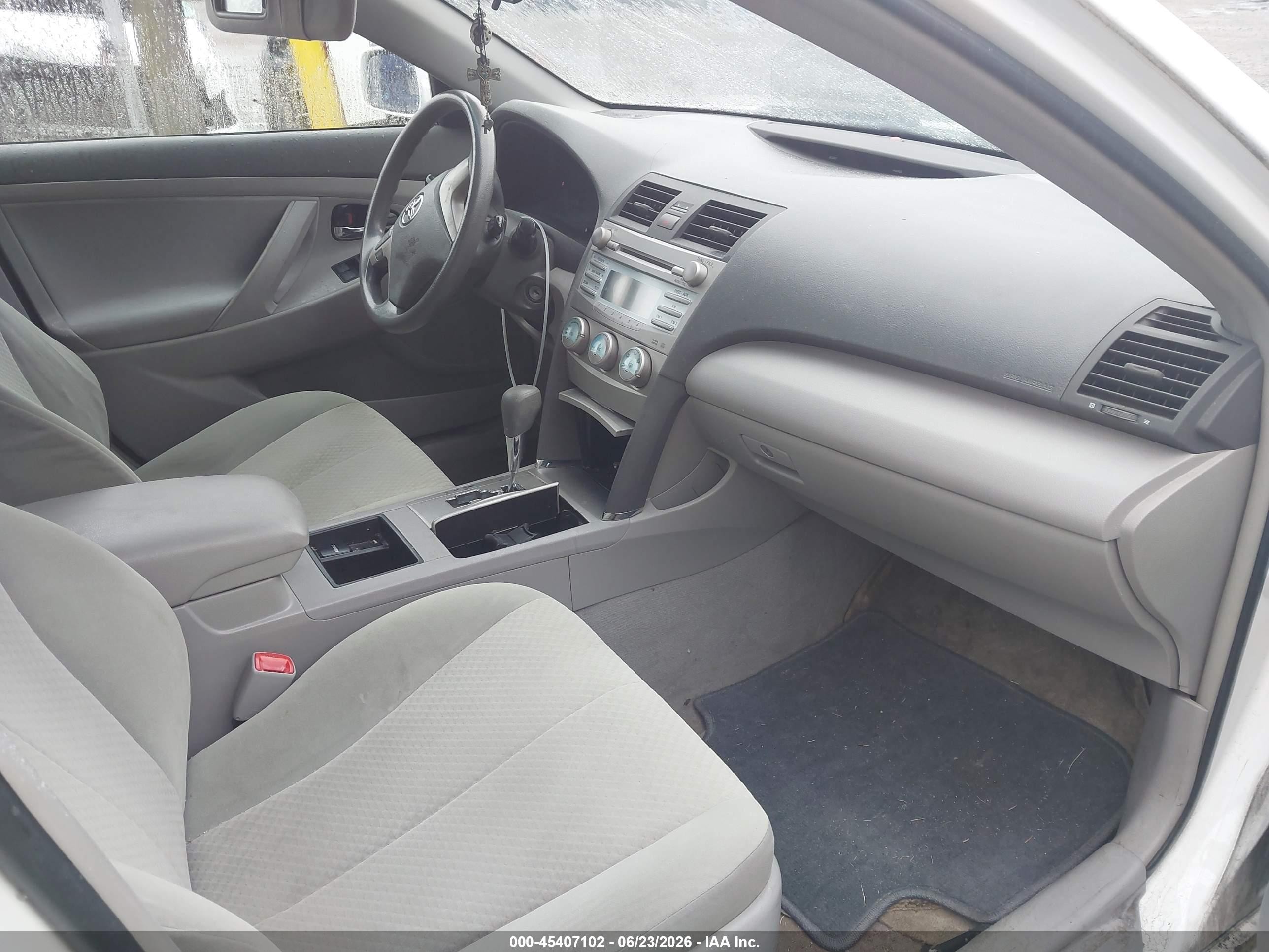 2007 Toyota Camry Le White vin: 4T1BE46K47U627339
