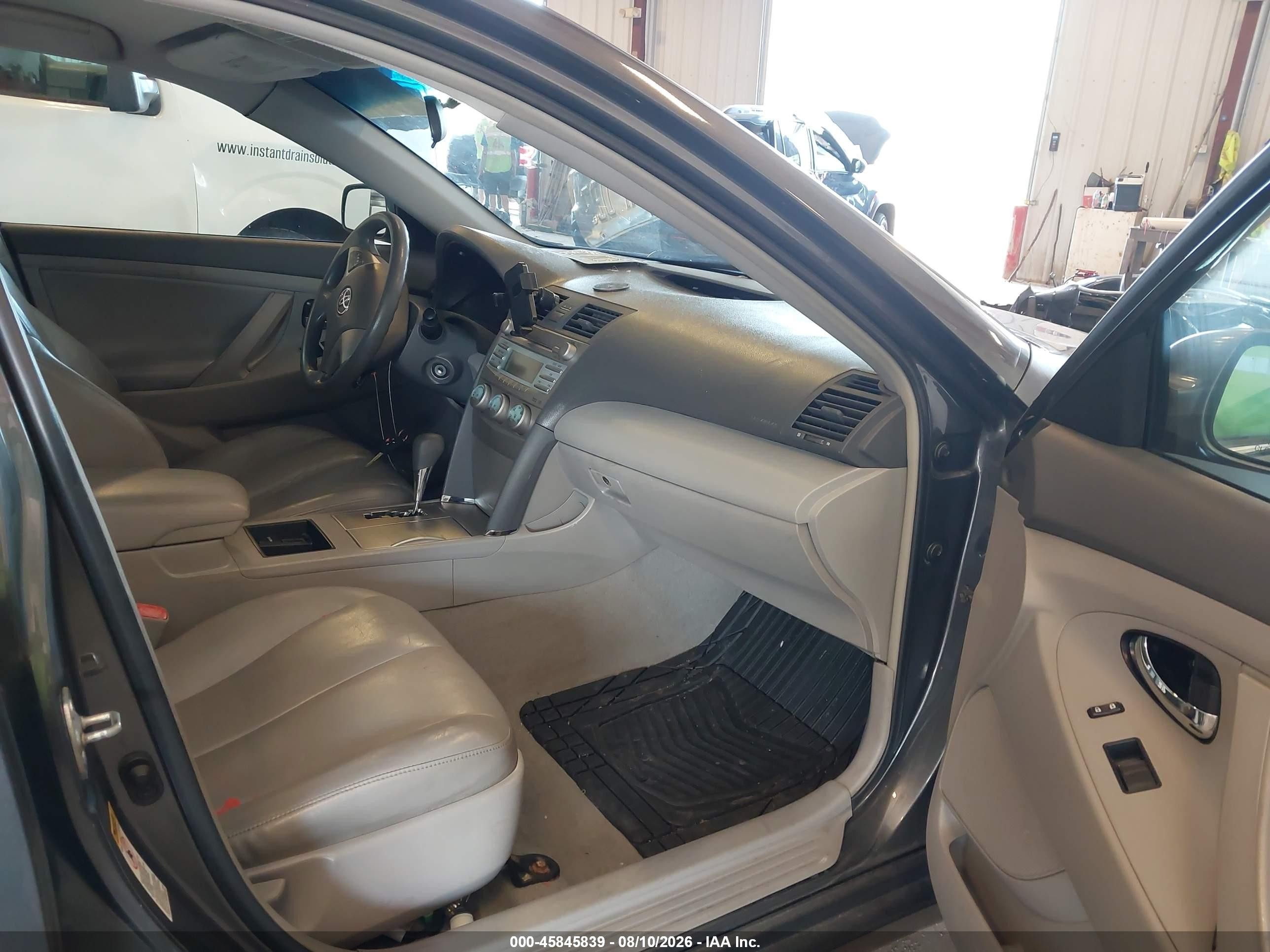 2007 Toyota Camry Le Серый vin: 4T1BE46K47U638373