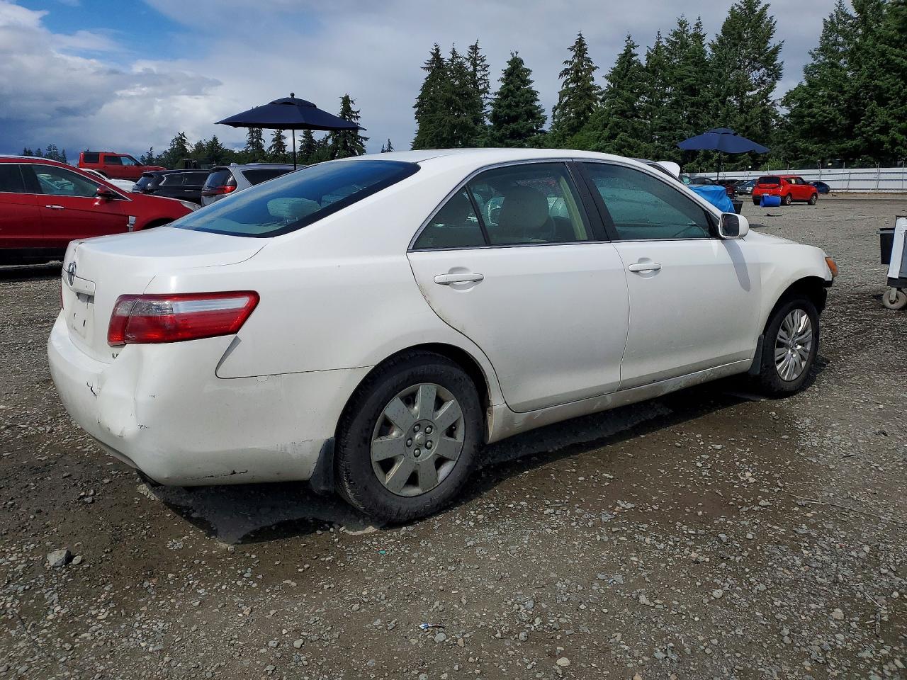 2007 Toyota Camry Le White vin: 4T1BE46K47U638390