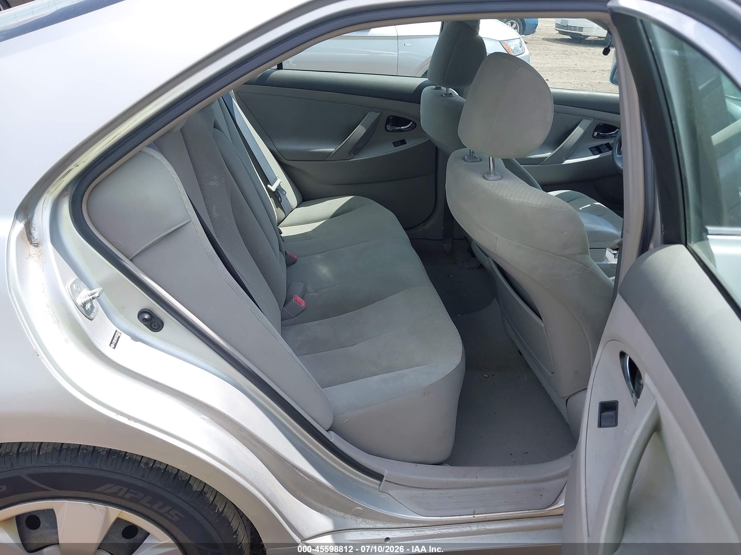 2007 Toyota Camry Le Серебряный vin: 4T1BE46K47U653651