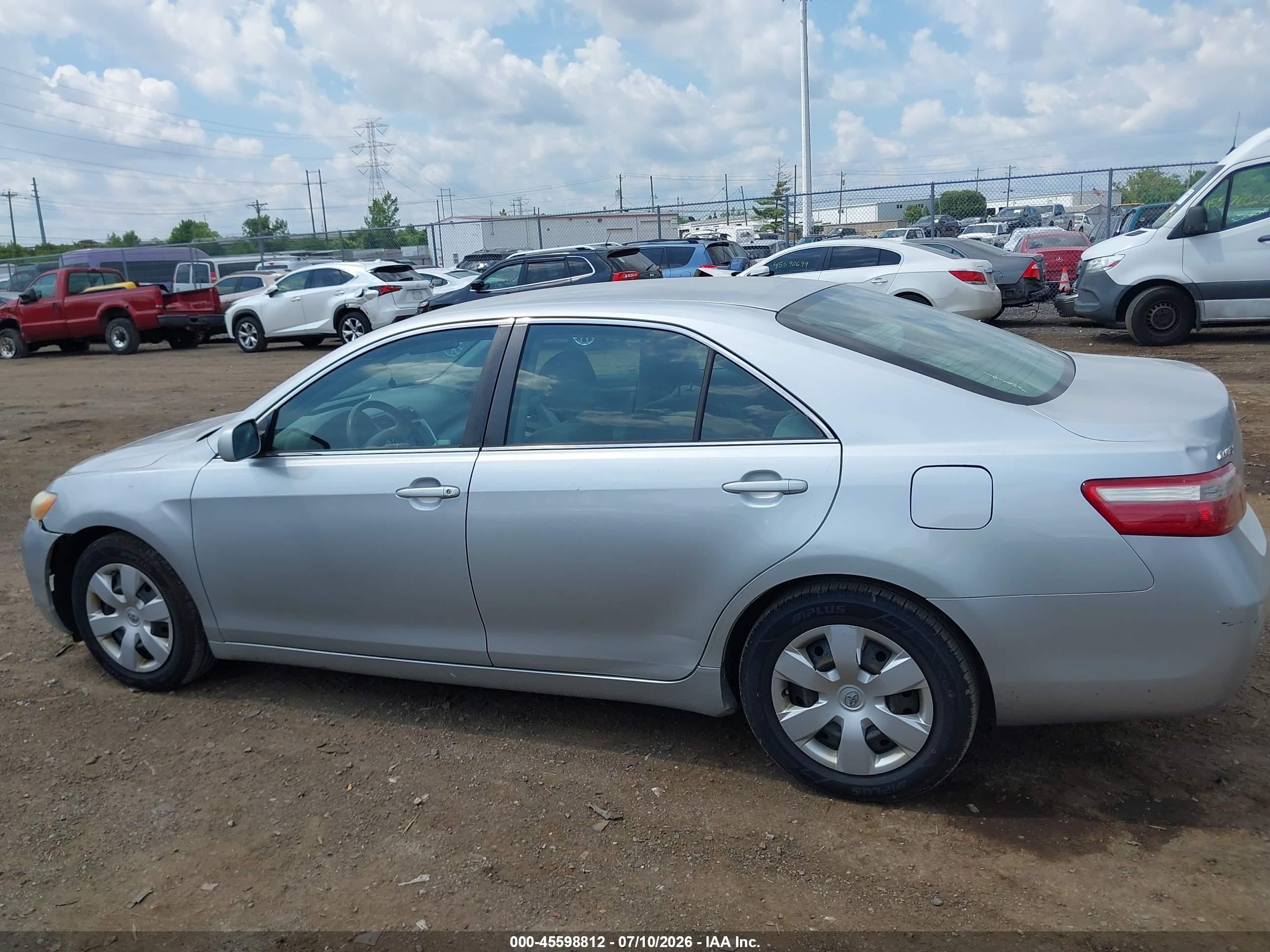 2007 Toyota Camry Le Серебряный vin: 4T1BE46K47U653651