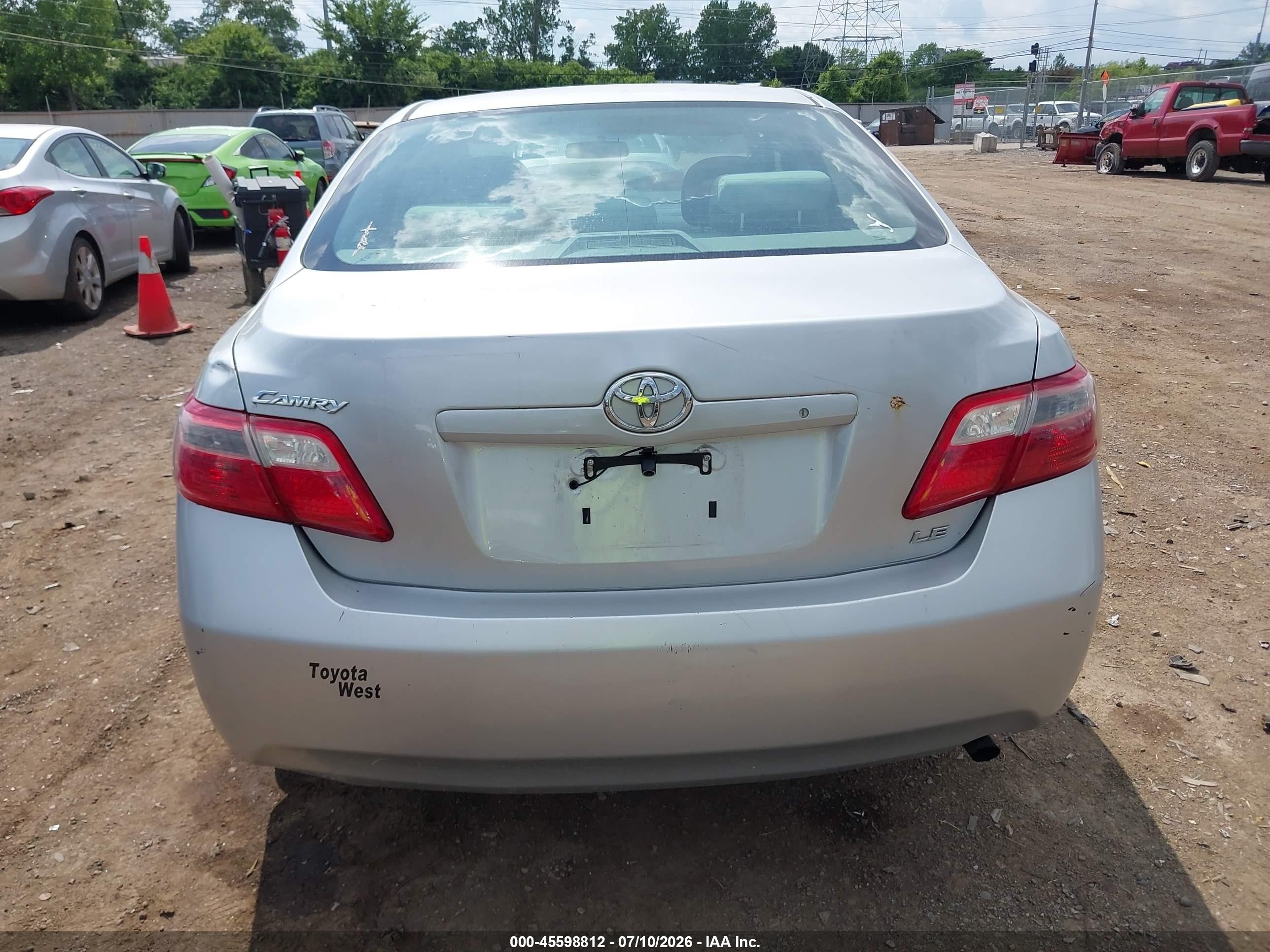 2007 Toyota Camry Le Серебряный vin: 4T1BE46K47U653651
