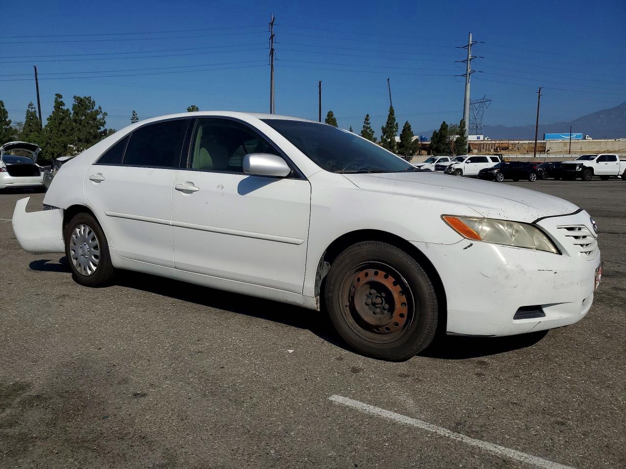 2007 Toyota Camry Le White vin: 4T1BE46K47U698329