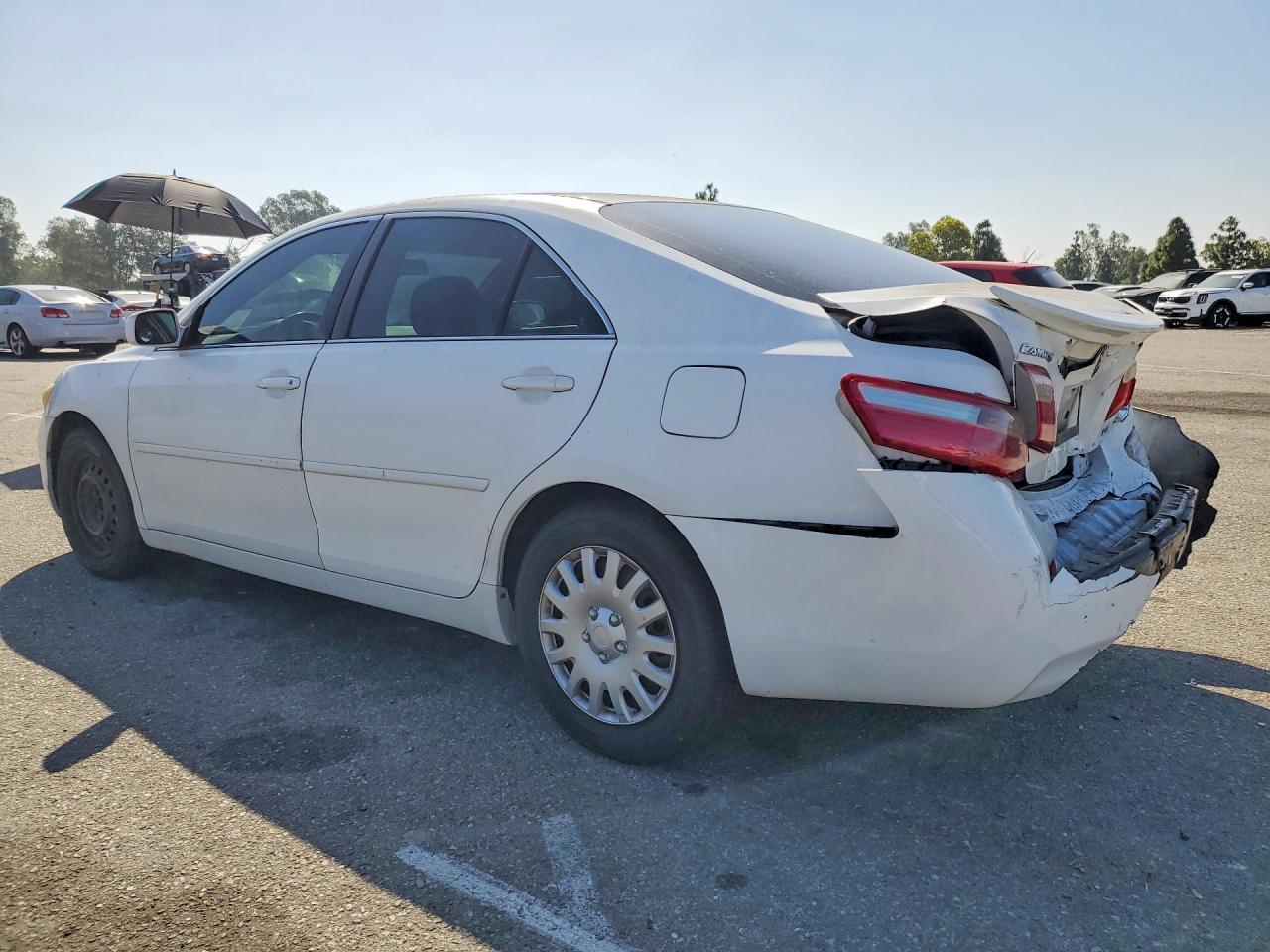 2007 Toyota Camry Le White vin: 4T1BE46K47U698329