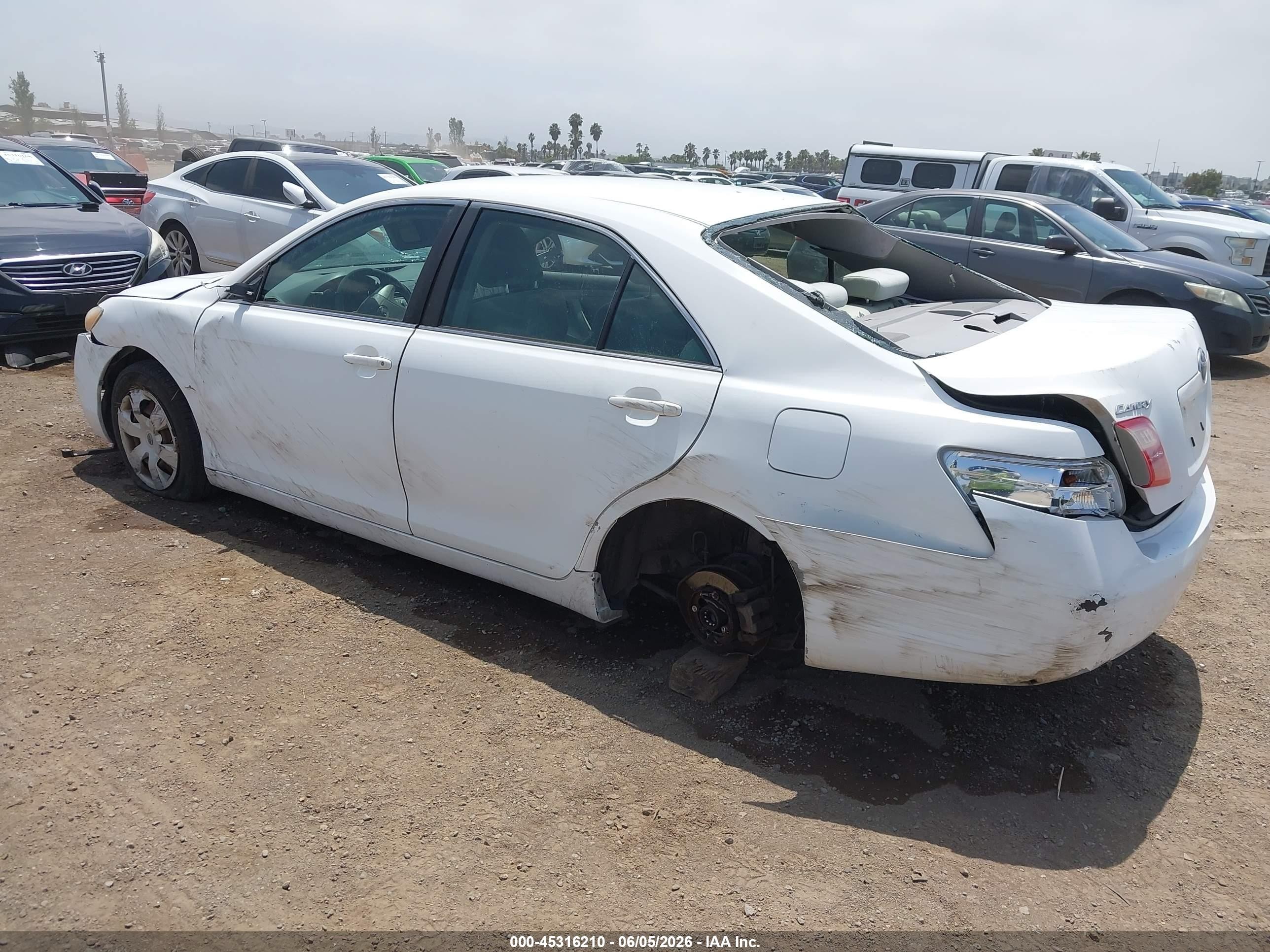 2007 Toyota Camry Le White vin: 4T1BE46K47U709359