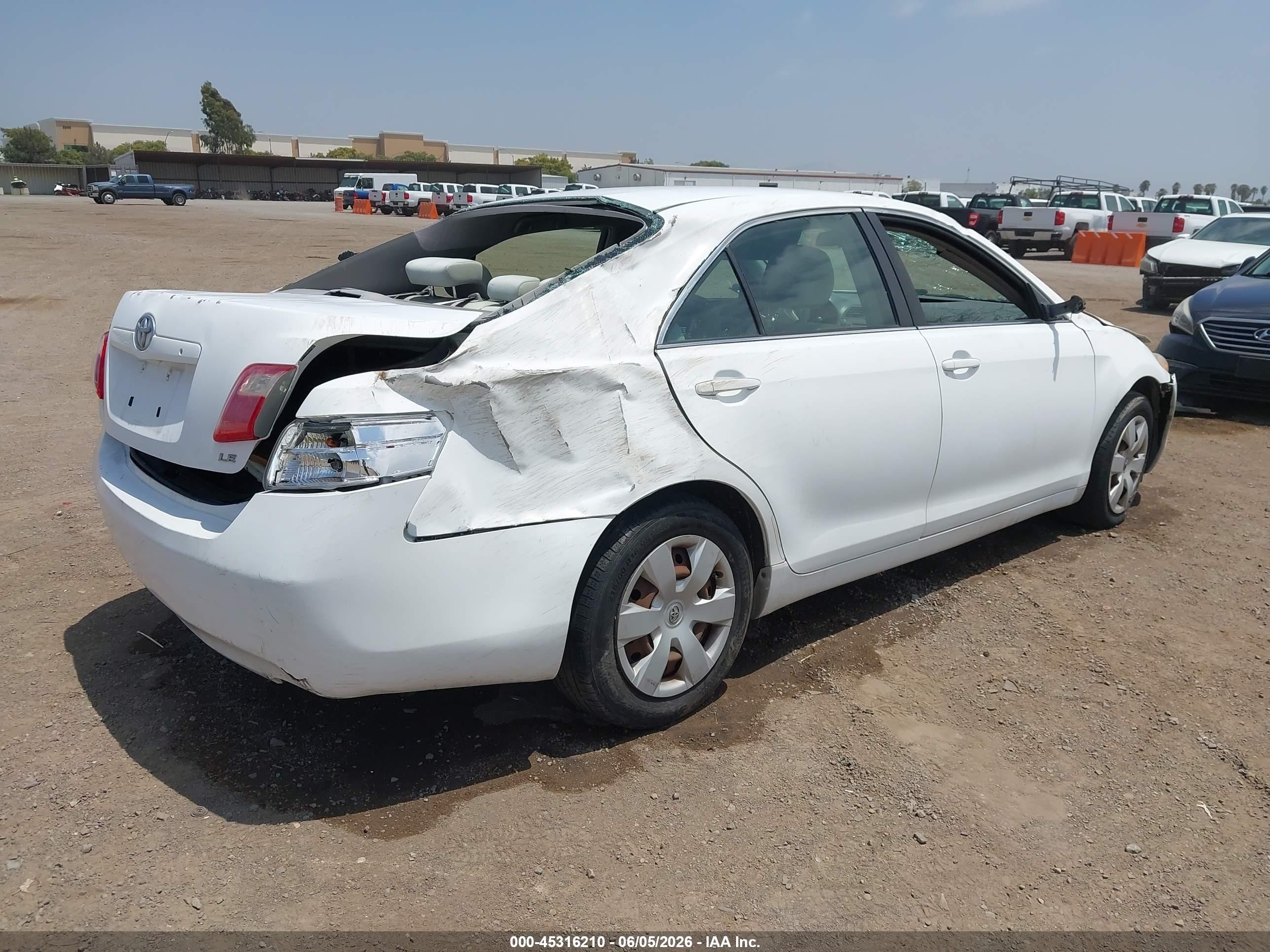 2007 Toyota Camry Le White vin: 4T1BE46K47U709359
