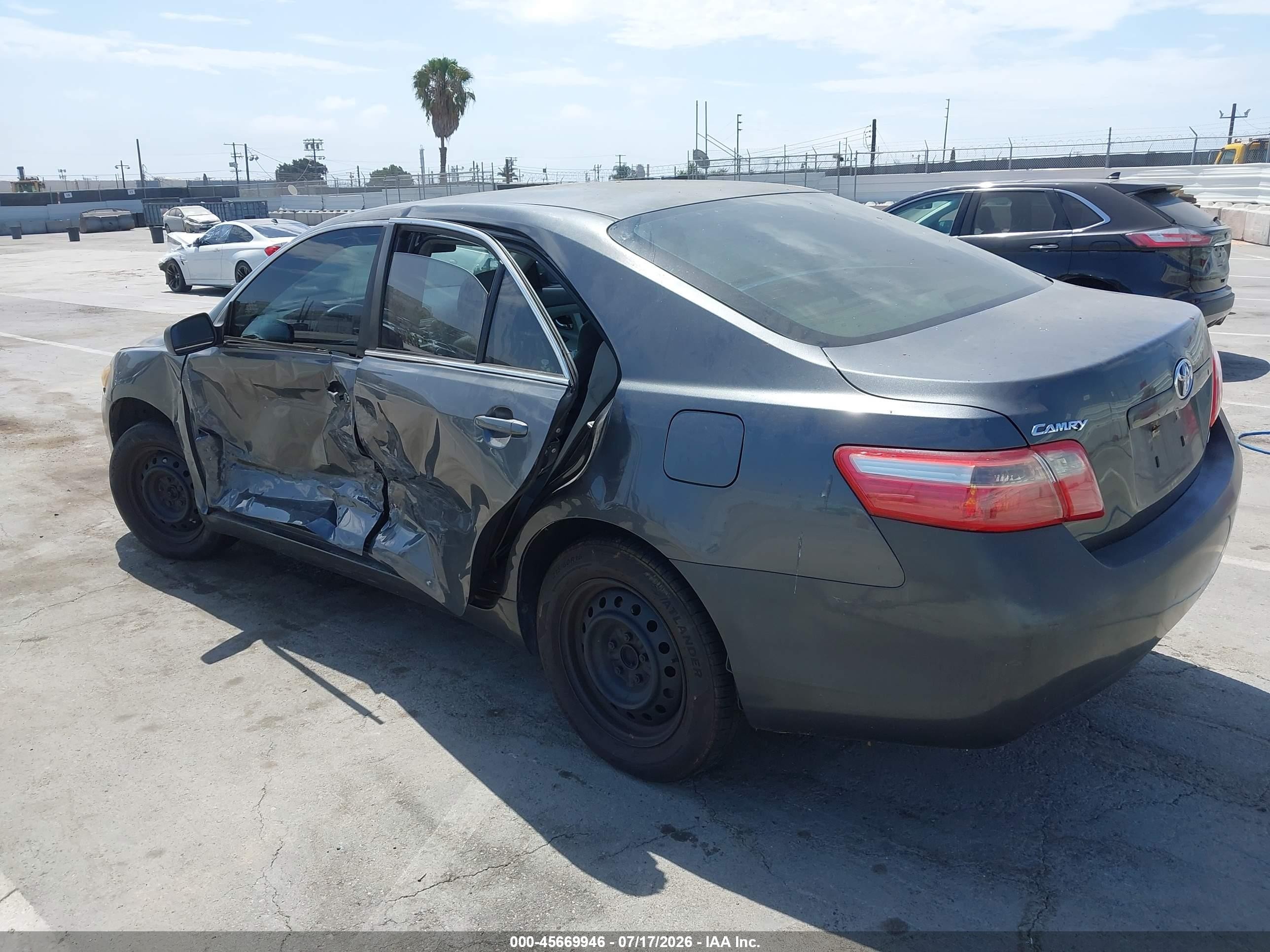 2007 Toyota Camry Le Gray vin: 4T1BE46K47U721026