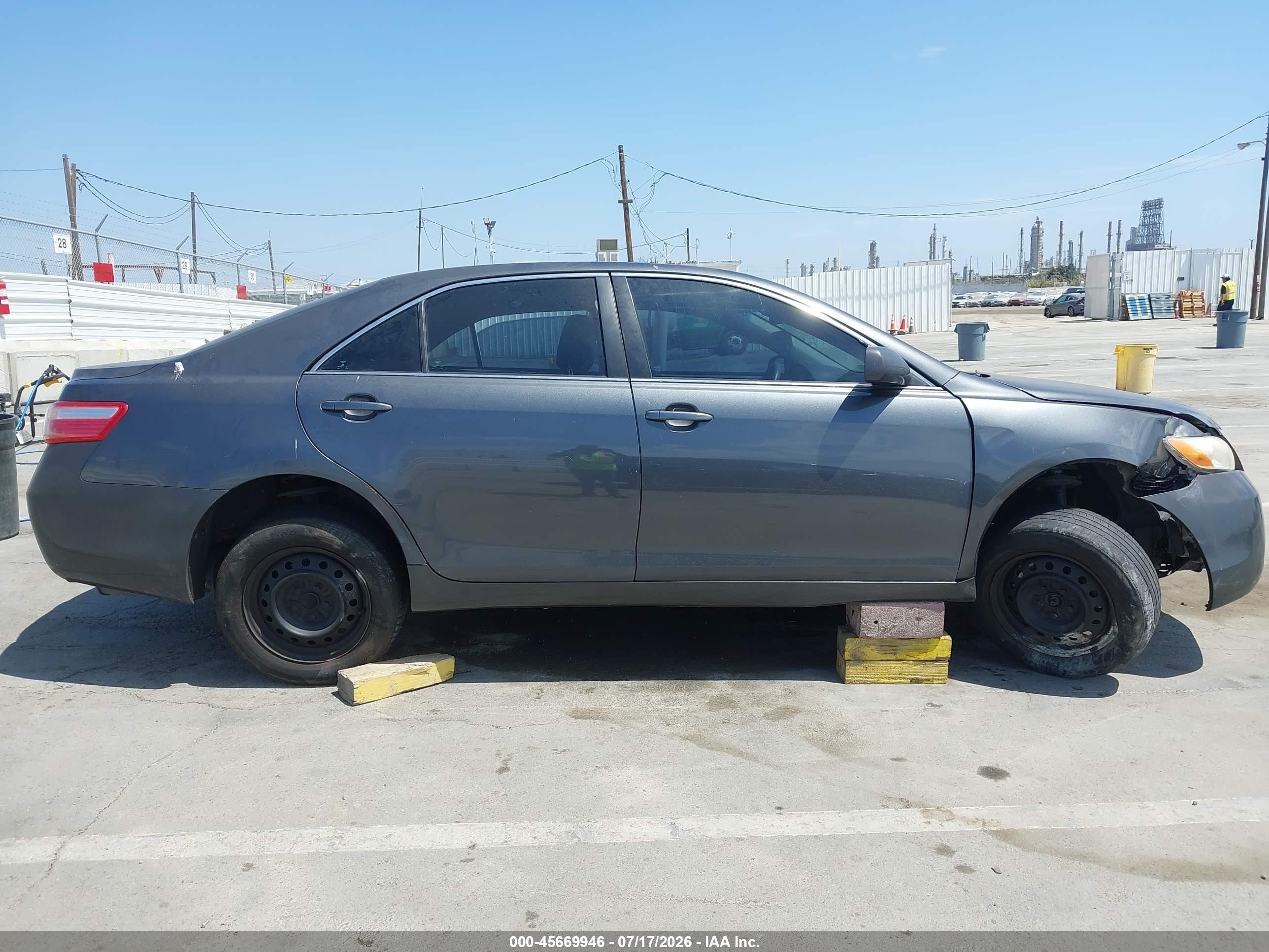 2007 Toyota Camry Le Gray vin: 4T1BE46K47U721026