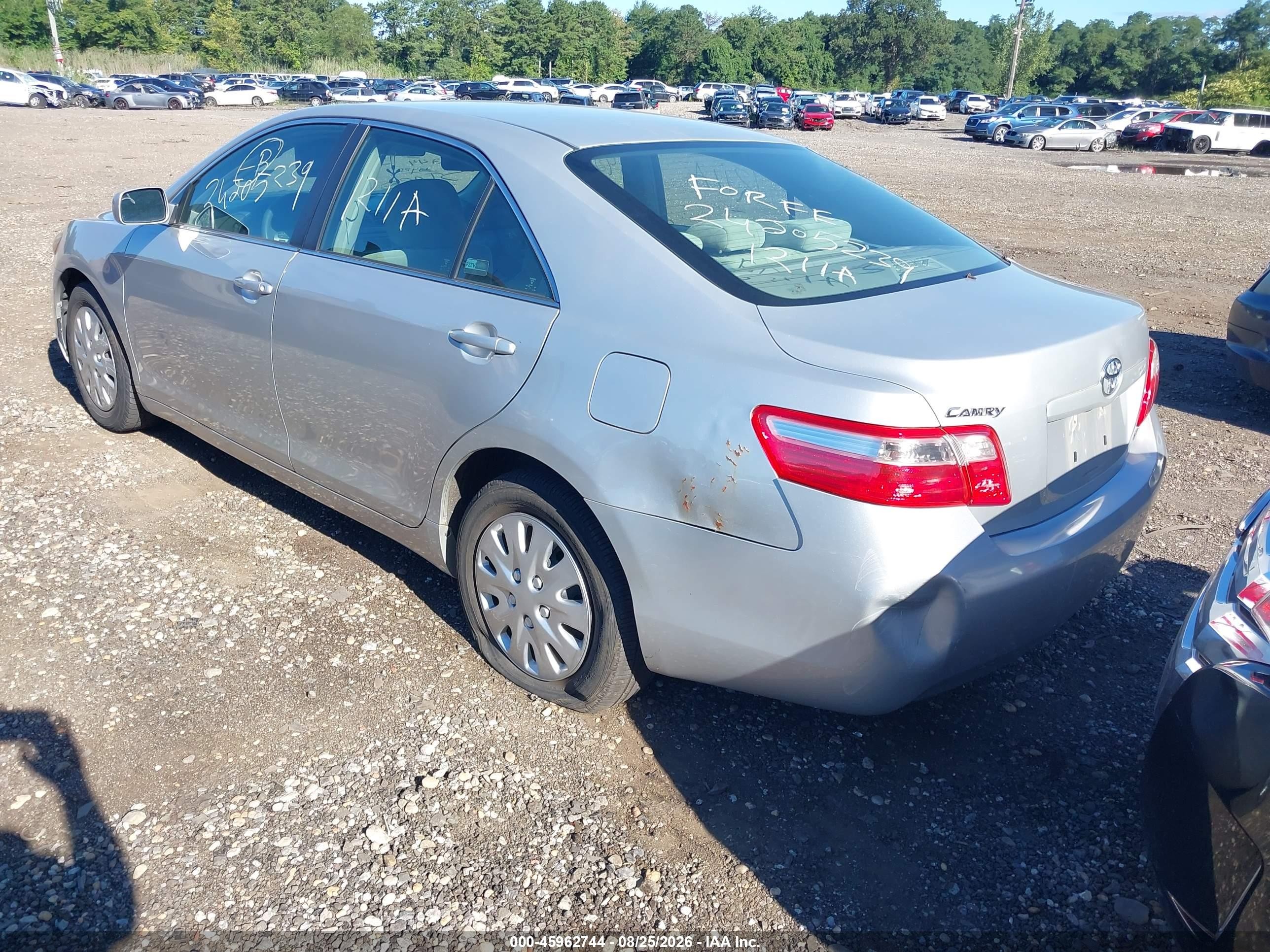 2007 Toyota Camry Le Серебряный vin: 4T1BE46K47U724007