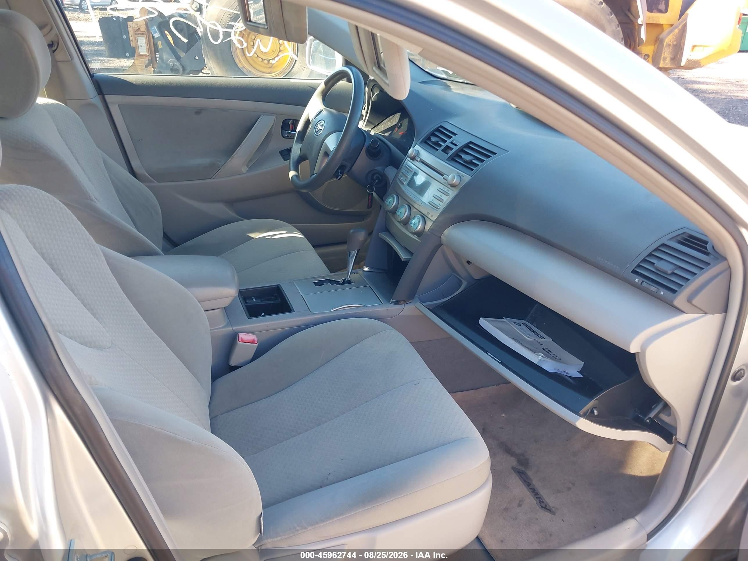 2007 Toyota Camry Le Серебряный vin: 4T1BE46K47U724007