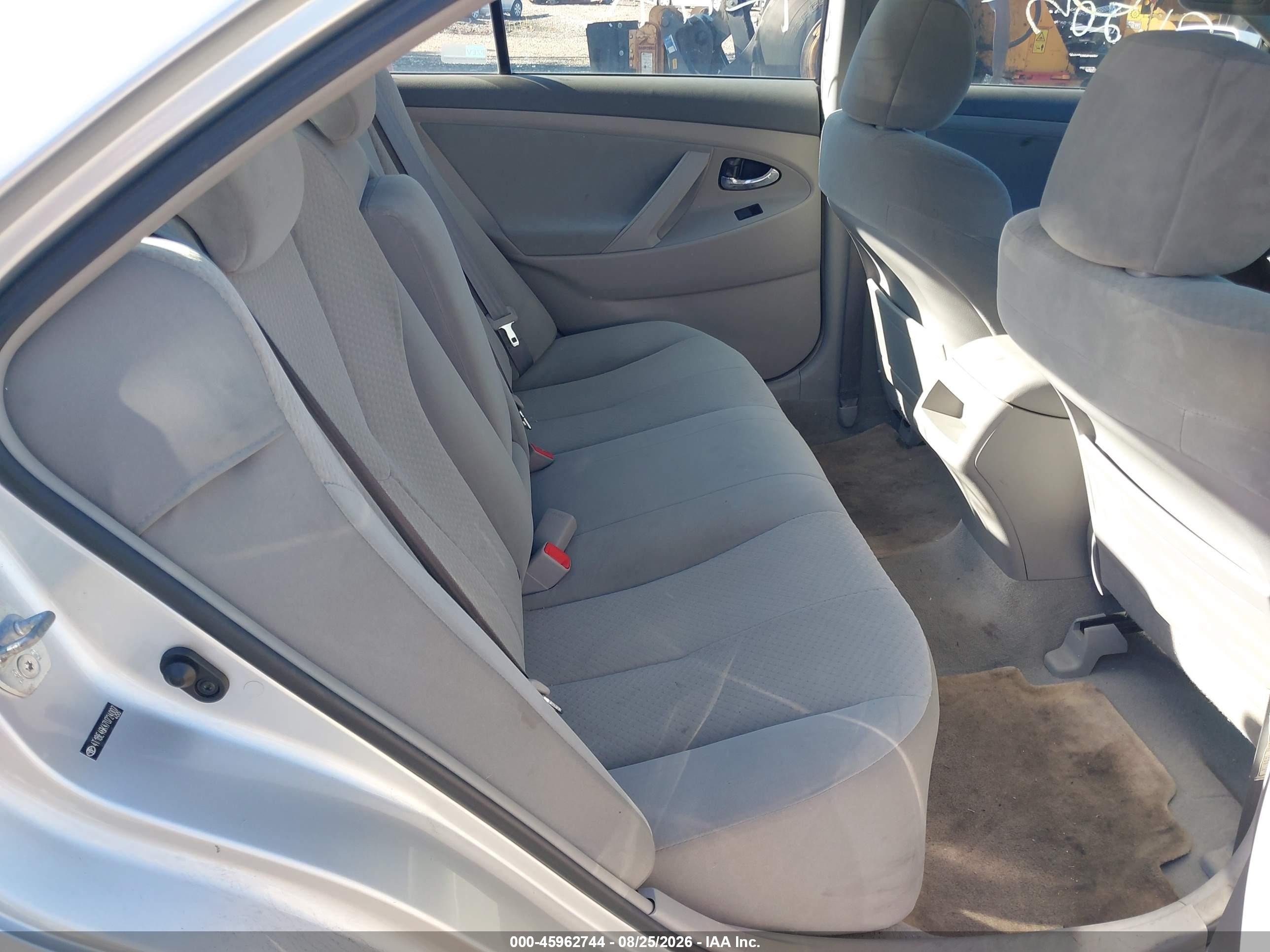 2007 Toyota Camry Le Серебряный vin: 4T1BE46K47U724007