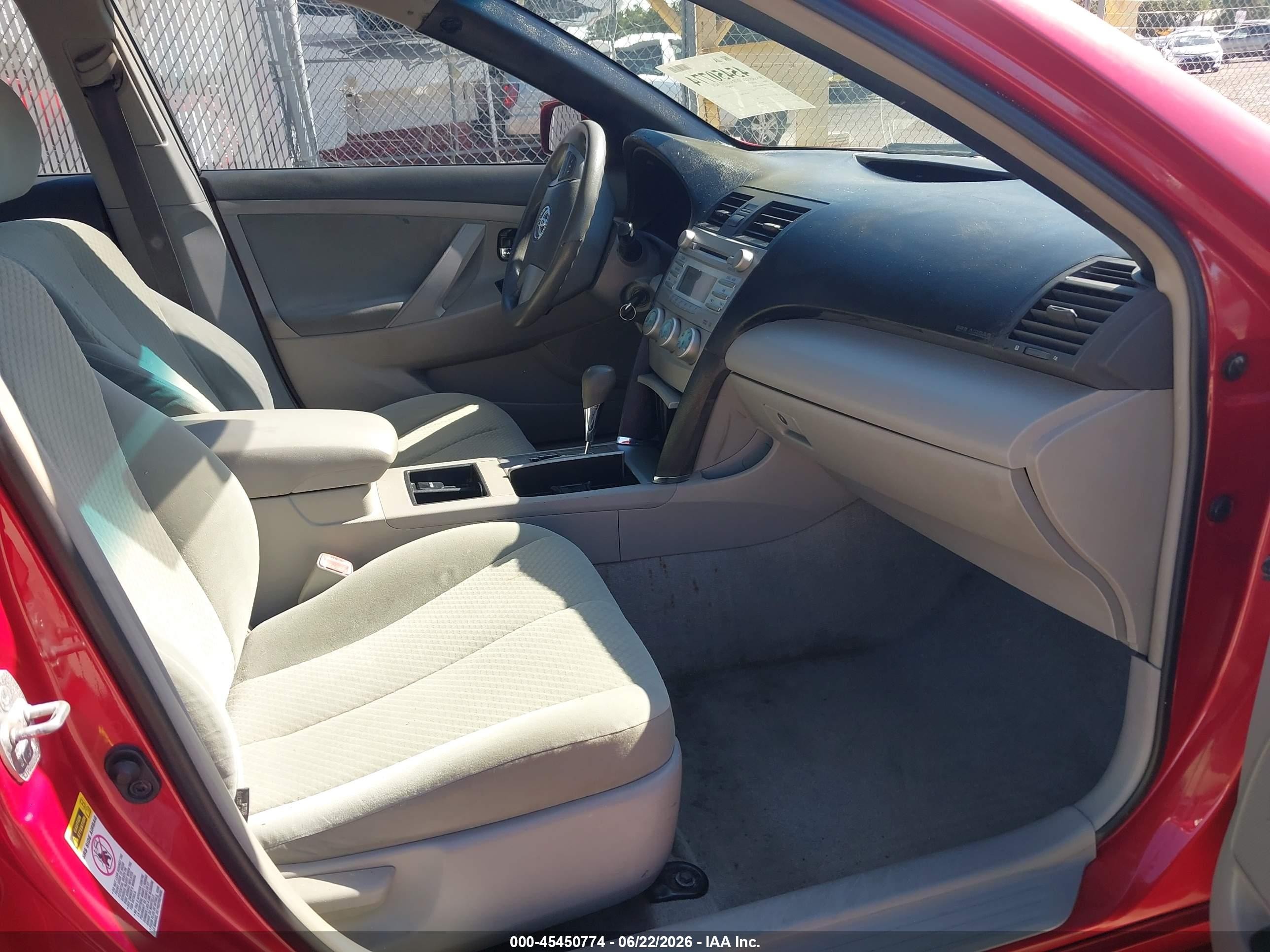 2008 Toyota Camry Le Red vin: 4T1BE46K48U198592