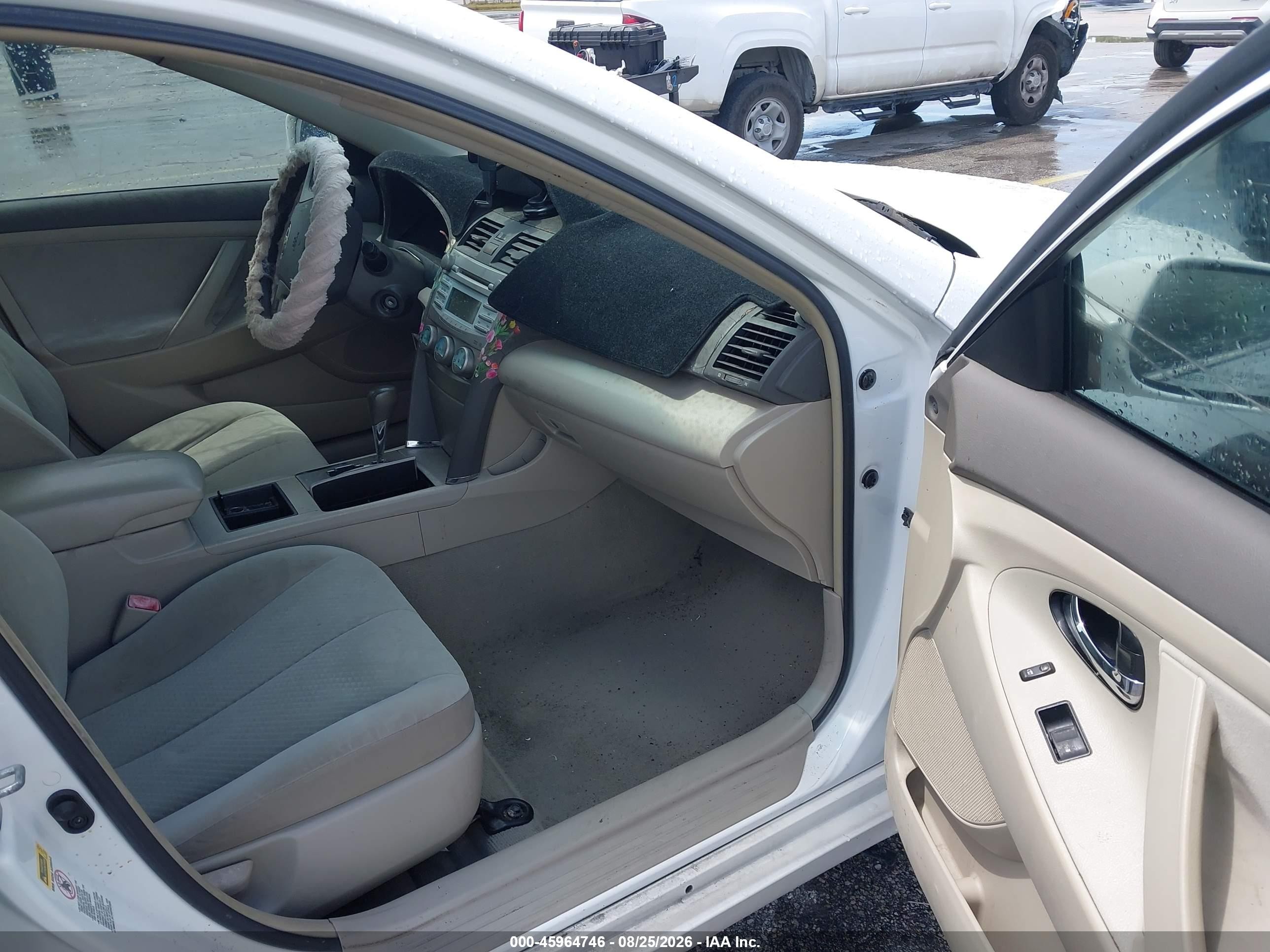 2008 Toyota Camry Le White vin: 4T1BE46K48U749460