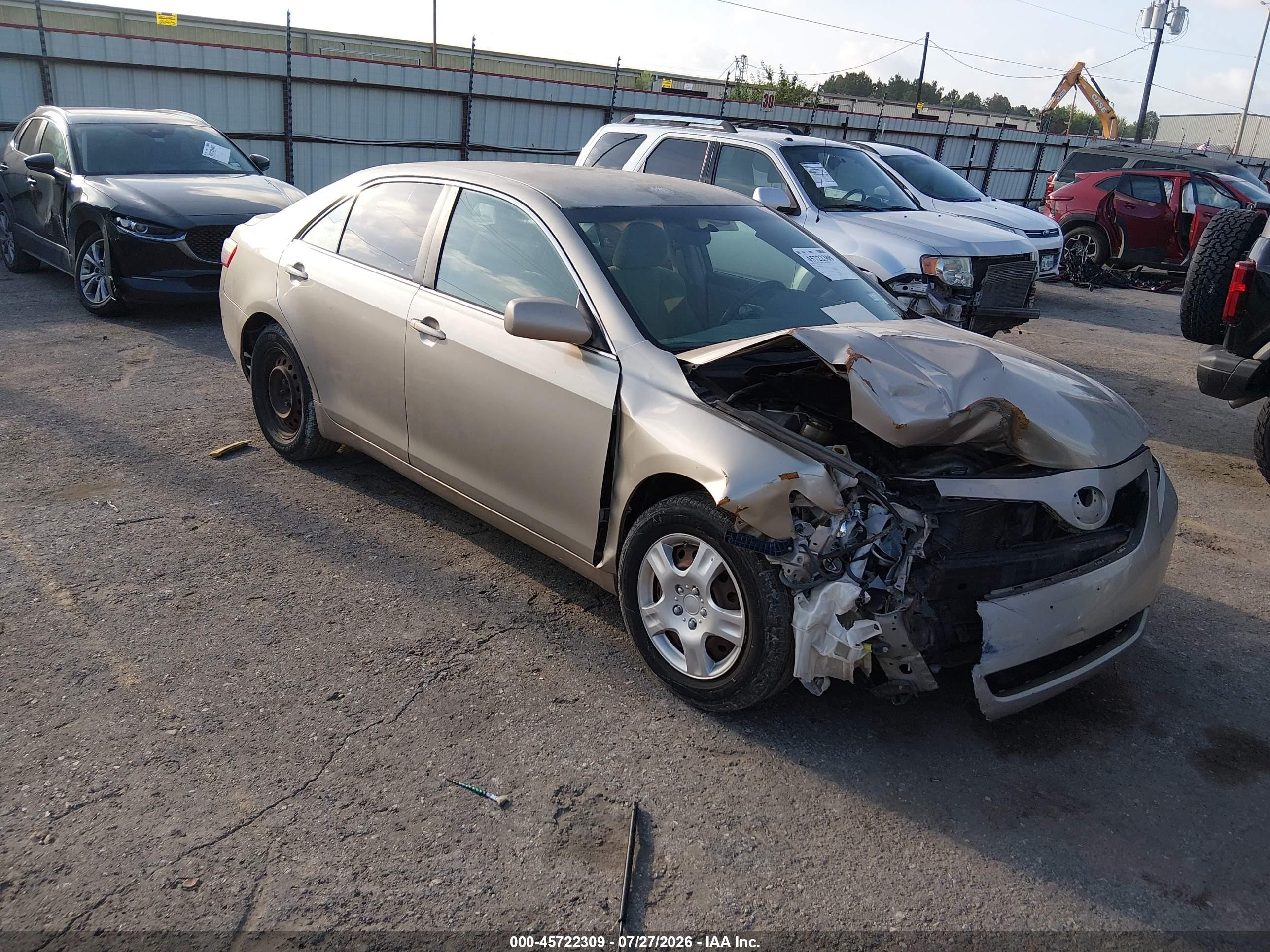 2008 Toyota Camry Le Gold vin: 4T1BE46K48U785505