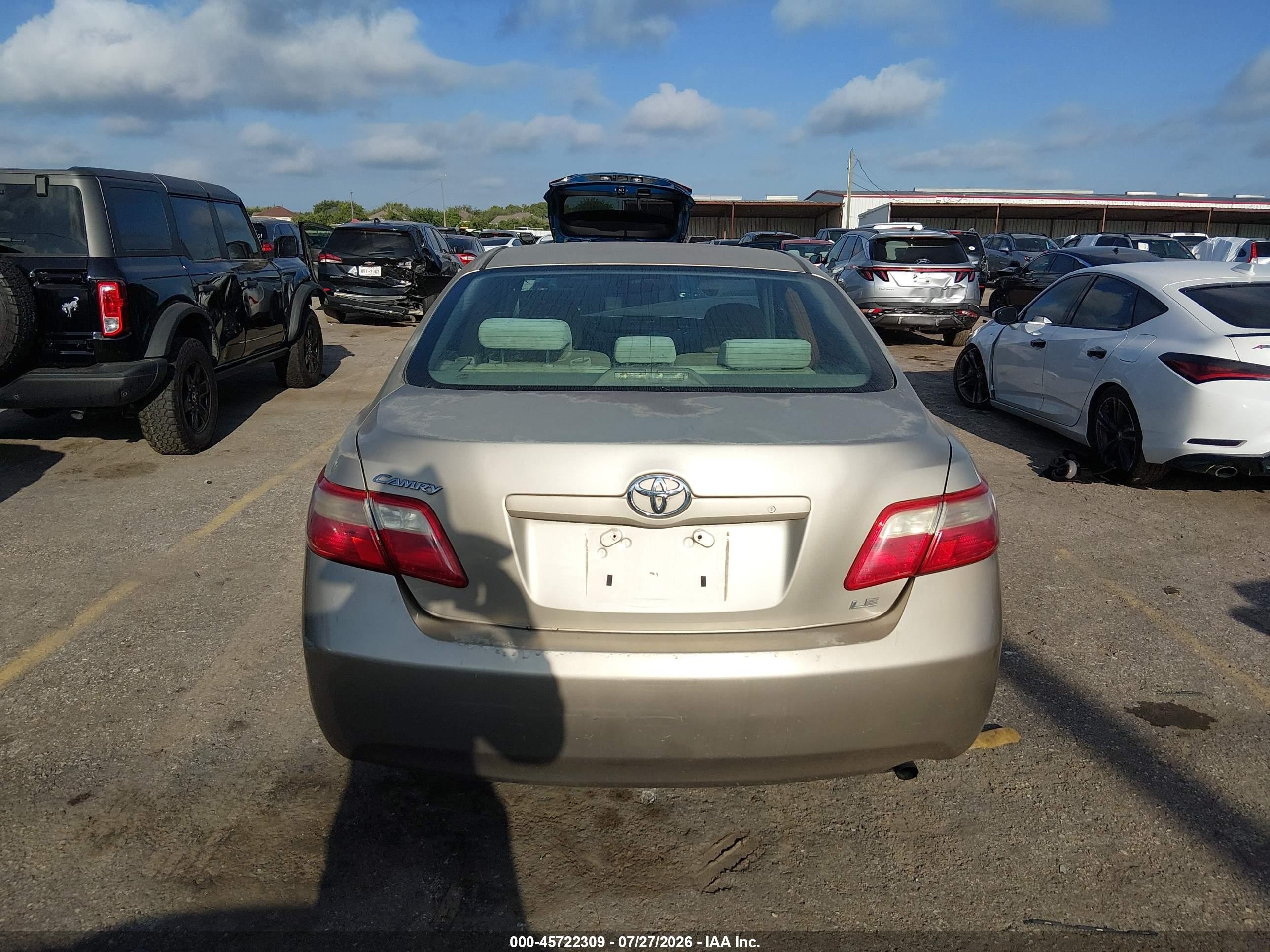 2008 Toyota Camry Le Золотой vin: 4T1BE46K48U785505