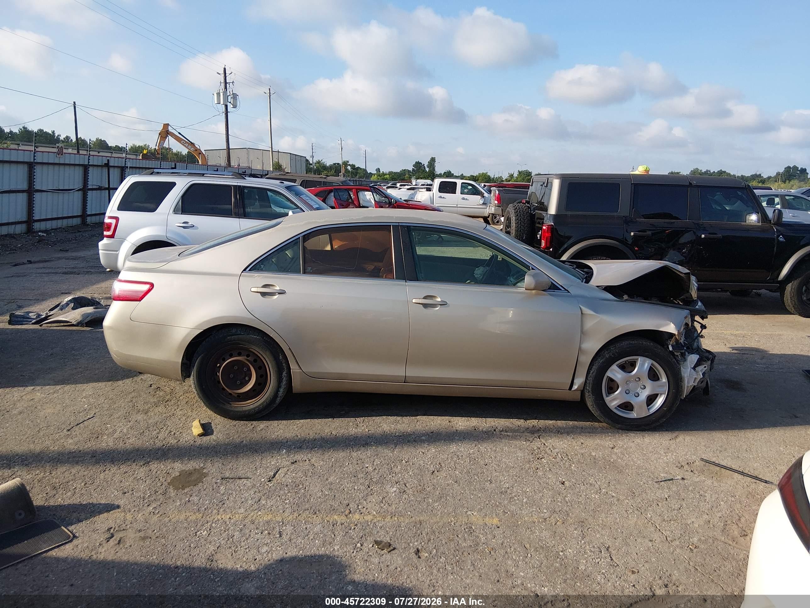 2008 Toyota Camry Le Золотой vin: 4T1BE46K48U785505