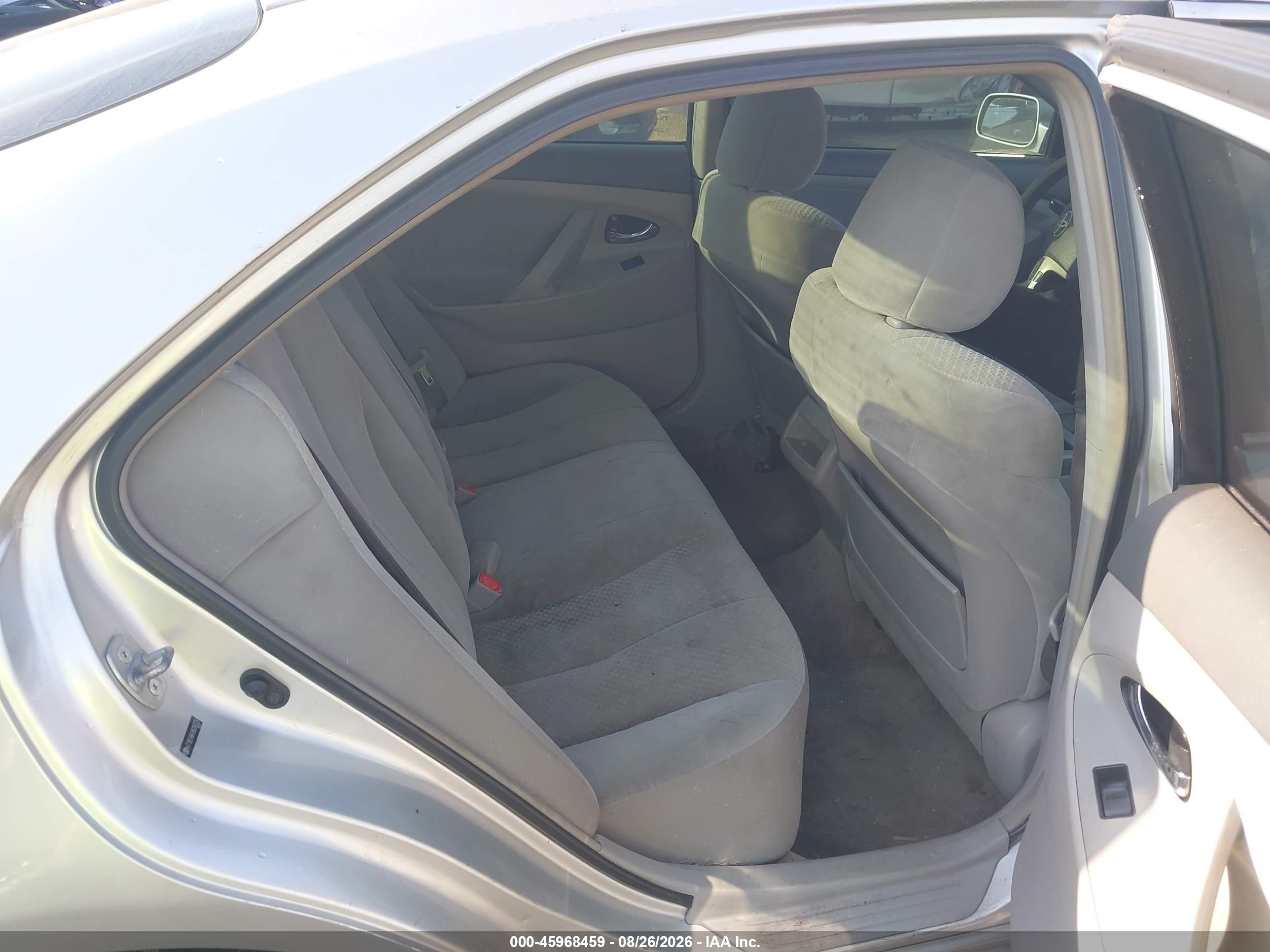 2009 Toyota Camry Le Silver vin: 4T1BE46K49U268724