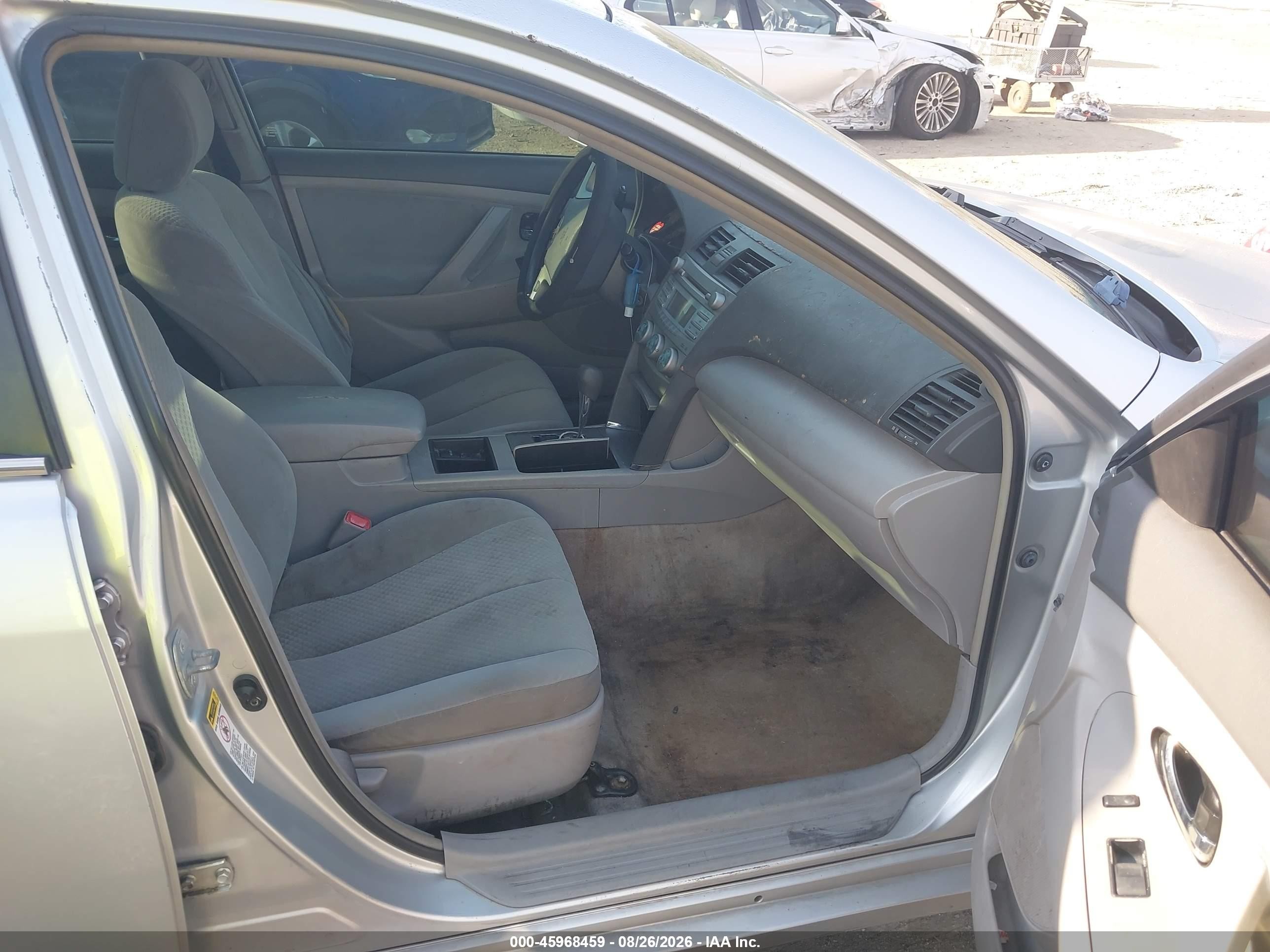2009 Toyota Camry Le Silver vin: 4T1BE46K49U268724