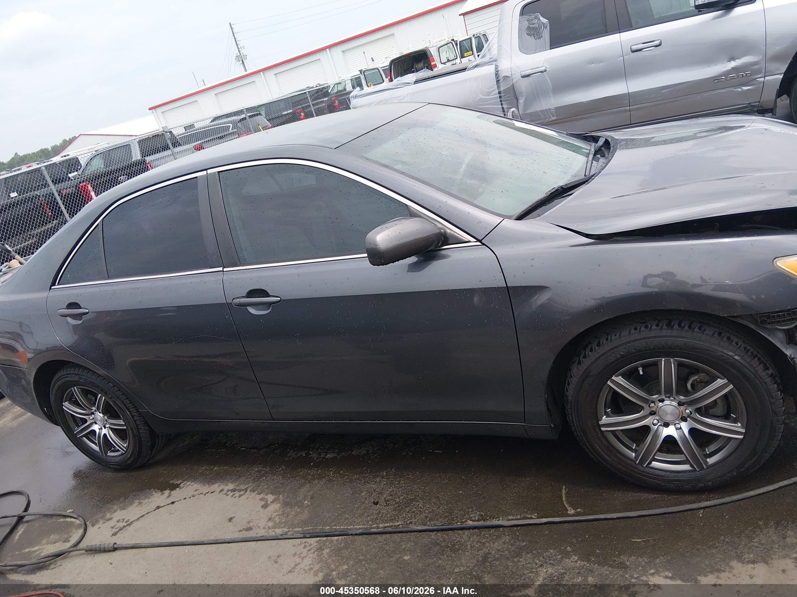 2009 Toyota Camry Le Gray vin: 4T1BE46K49U289704