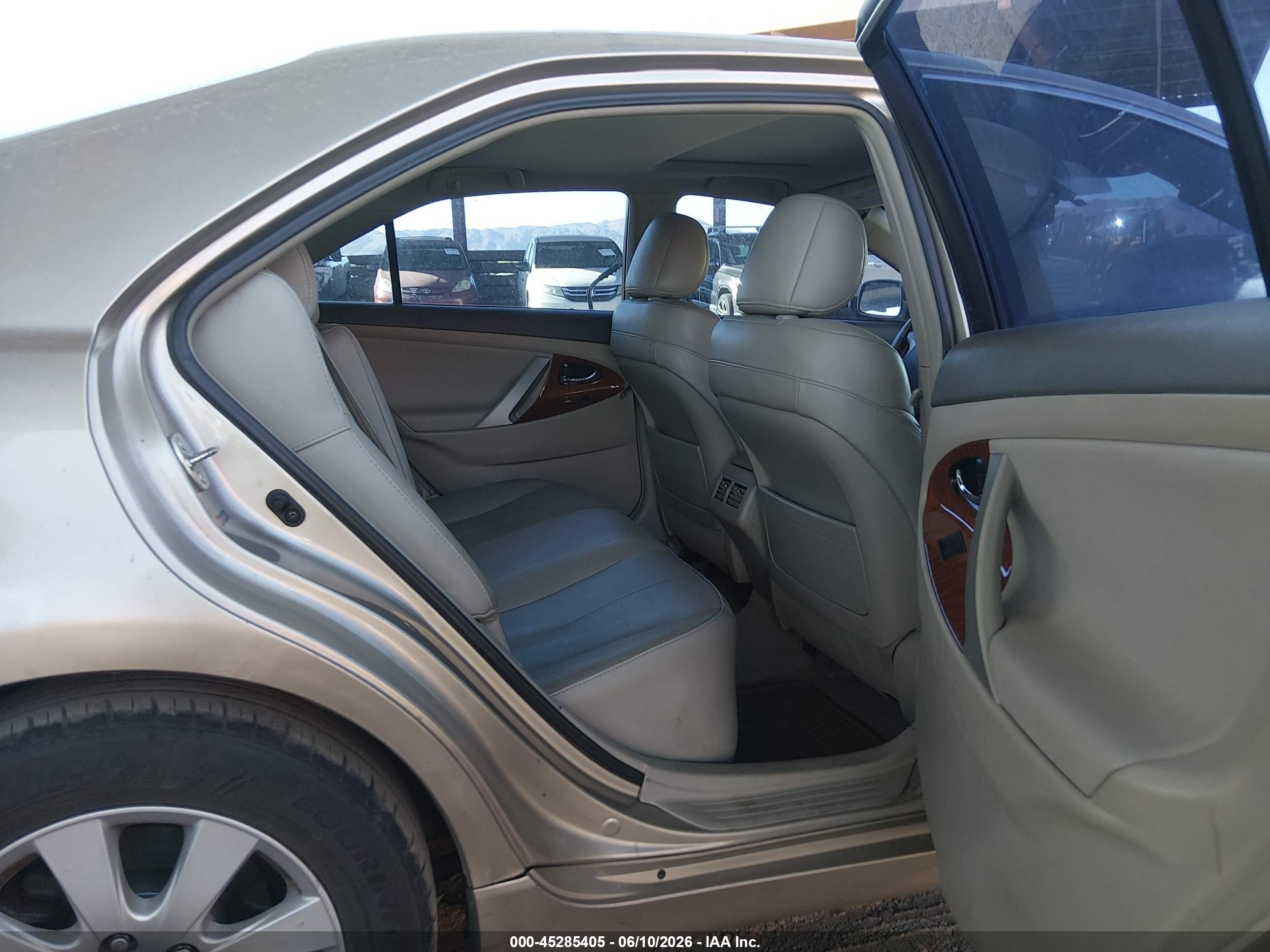 2009 Toyota Camry Xle Gold vin: 4T1BE46K49U301267