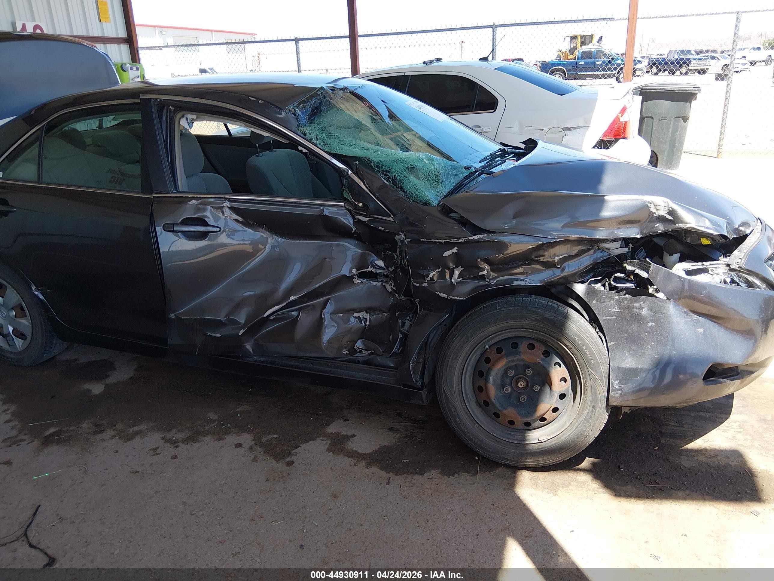 2009 Toyota Camry Le Gray vin: 4T1BE46K49U323379