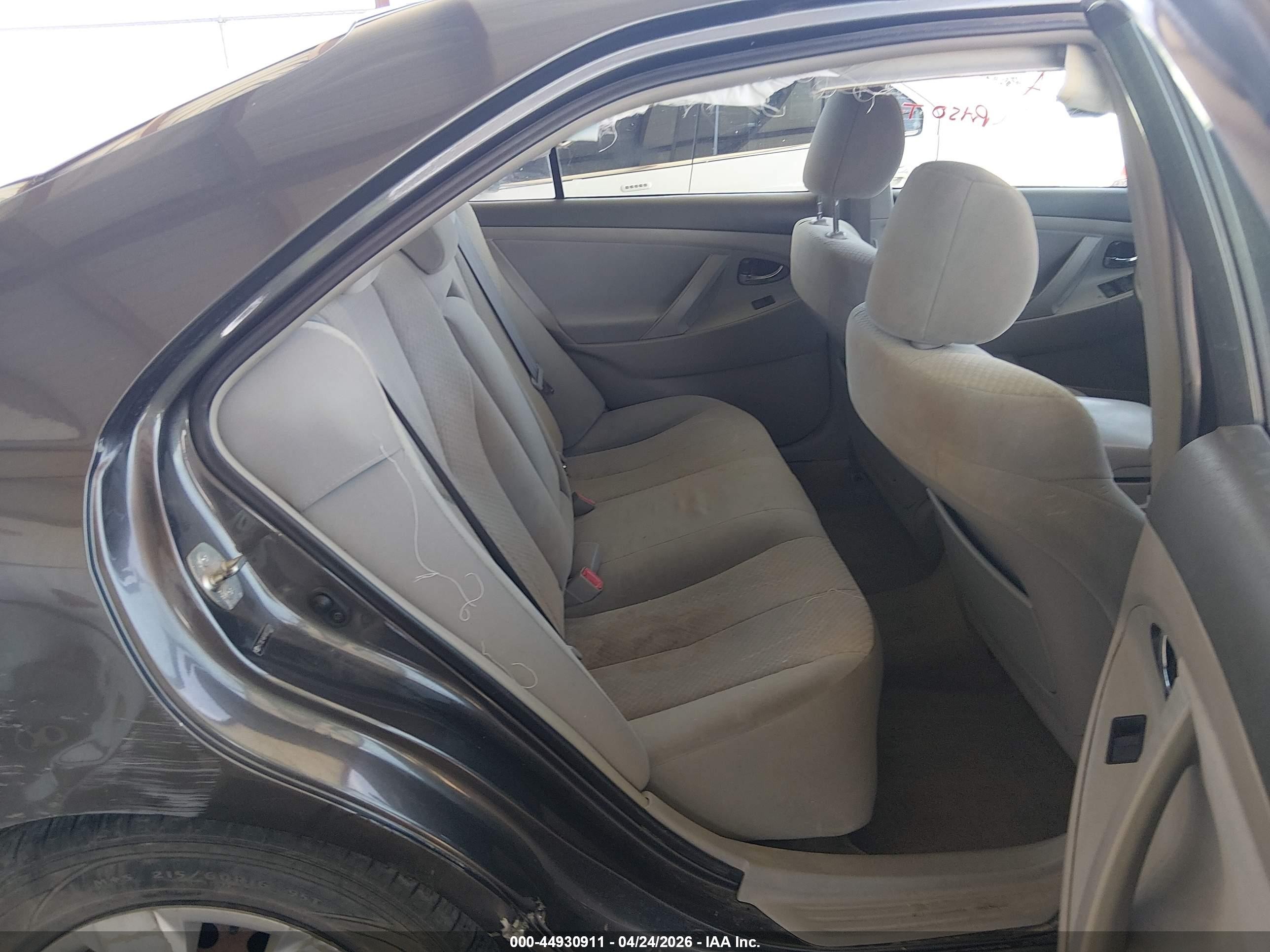 2009 Toyota Camry Le Gray vin: 4T1BE46K49U323379