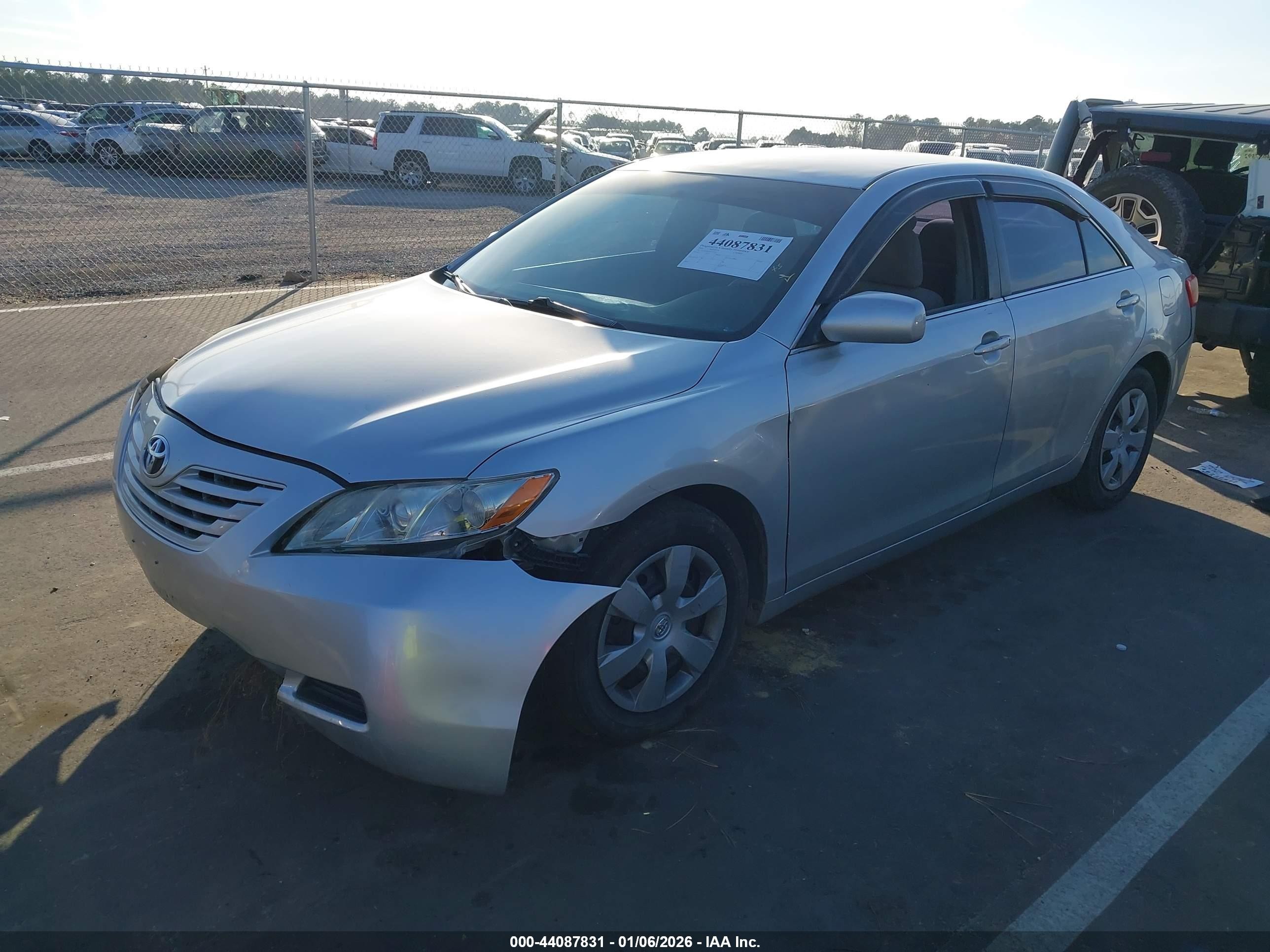2009 Toyota Camry Le Silver vin: 4T1BE46K49U351943