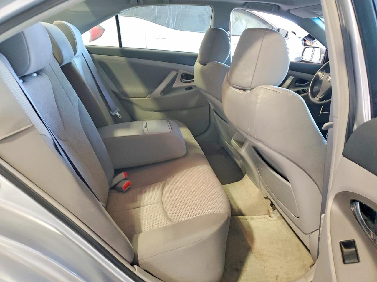 2009 Toyota Camry Base Silver vin: 4T1BE46K49U383386