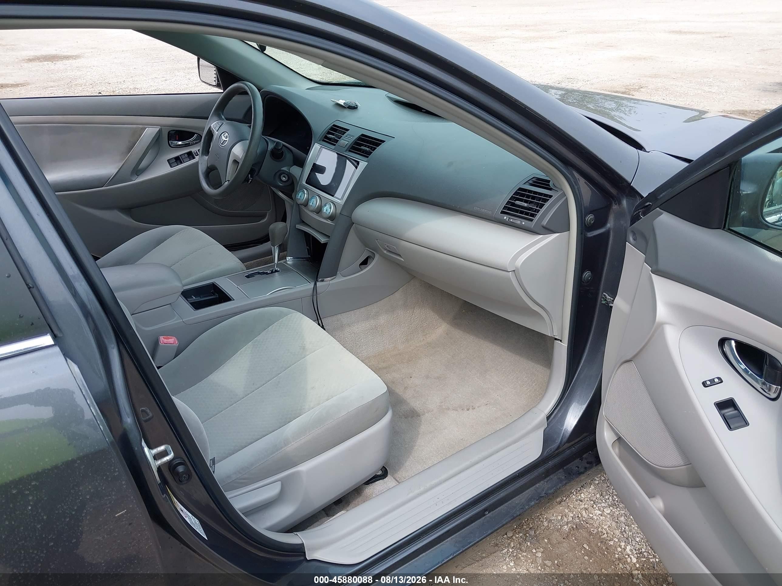 2009 Toyota Camry Le Gray vin: 4T1BE46K49U393707