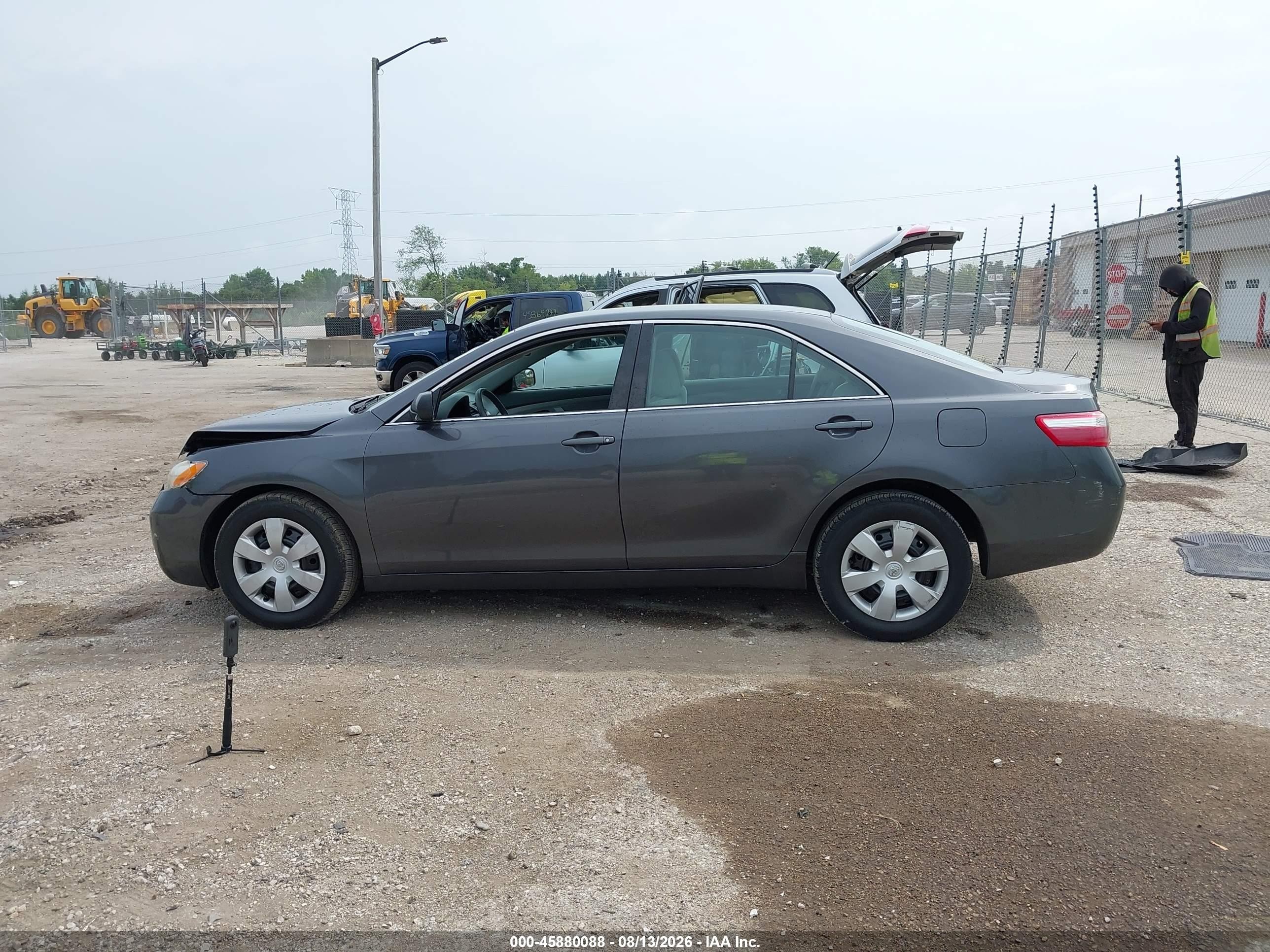 2009 Toyota Camry Le Gray vin: 4T1BE46K49U393707