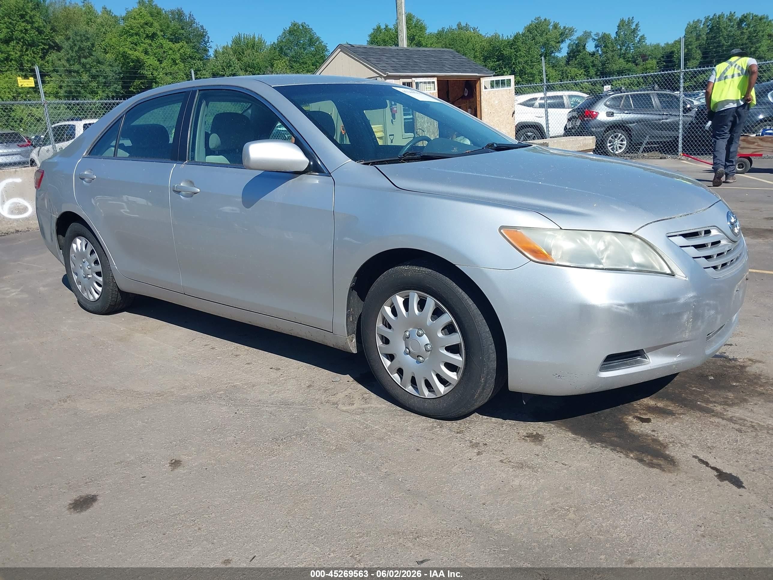 2009 Toyota Camry Le Silver vin: 4T1BE46K49U410523