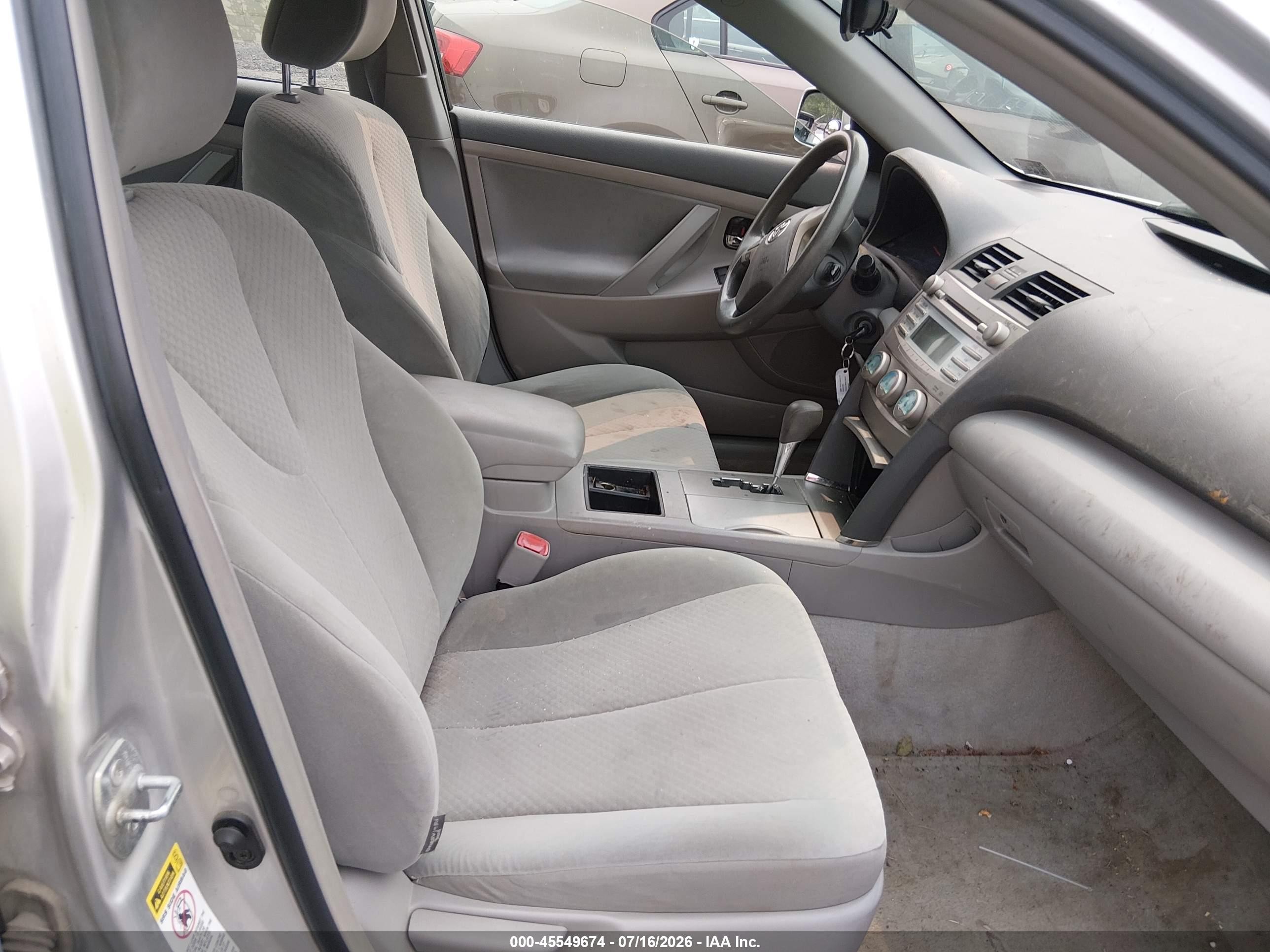 2009 Toyota Camry Le Silver vin: 4T1BE46K49U415026