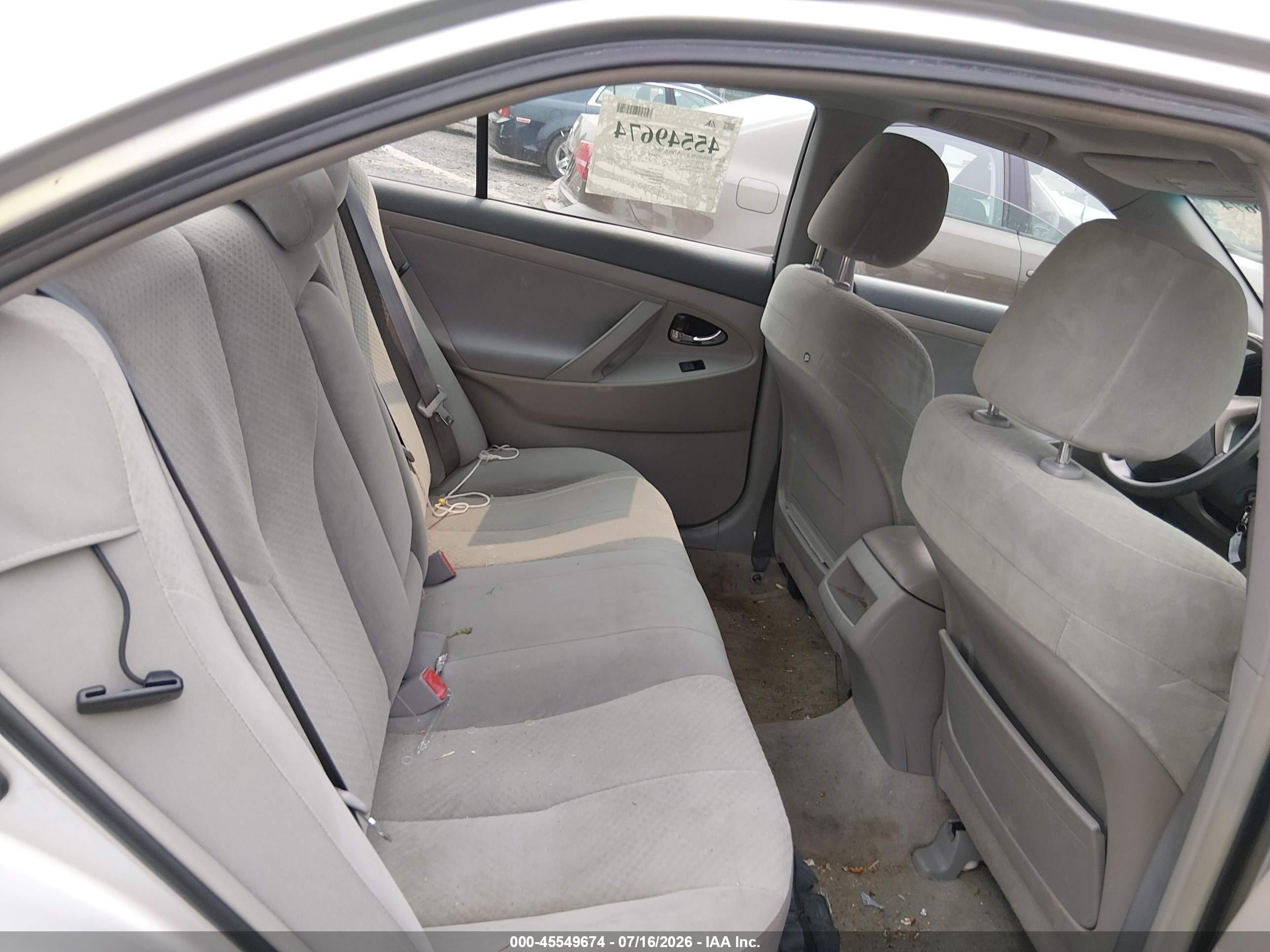 2009 Toyota Camry Le Silver vin: 4T1BE46K49U415026