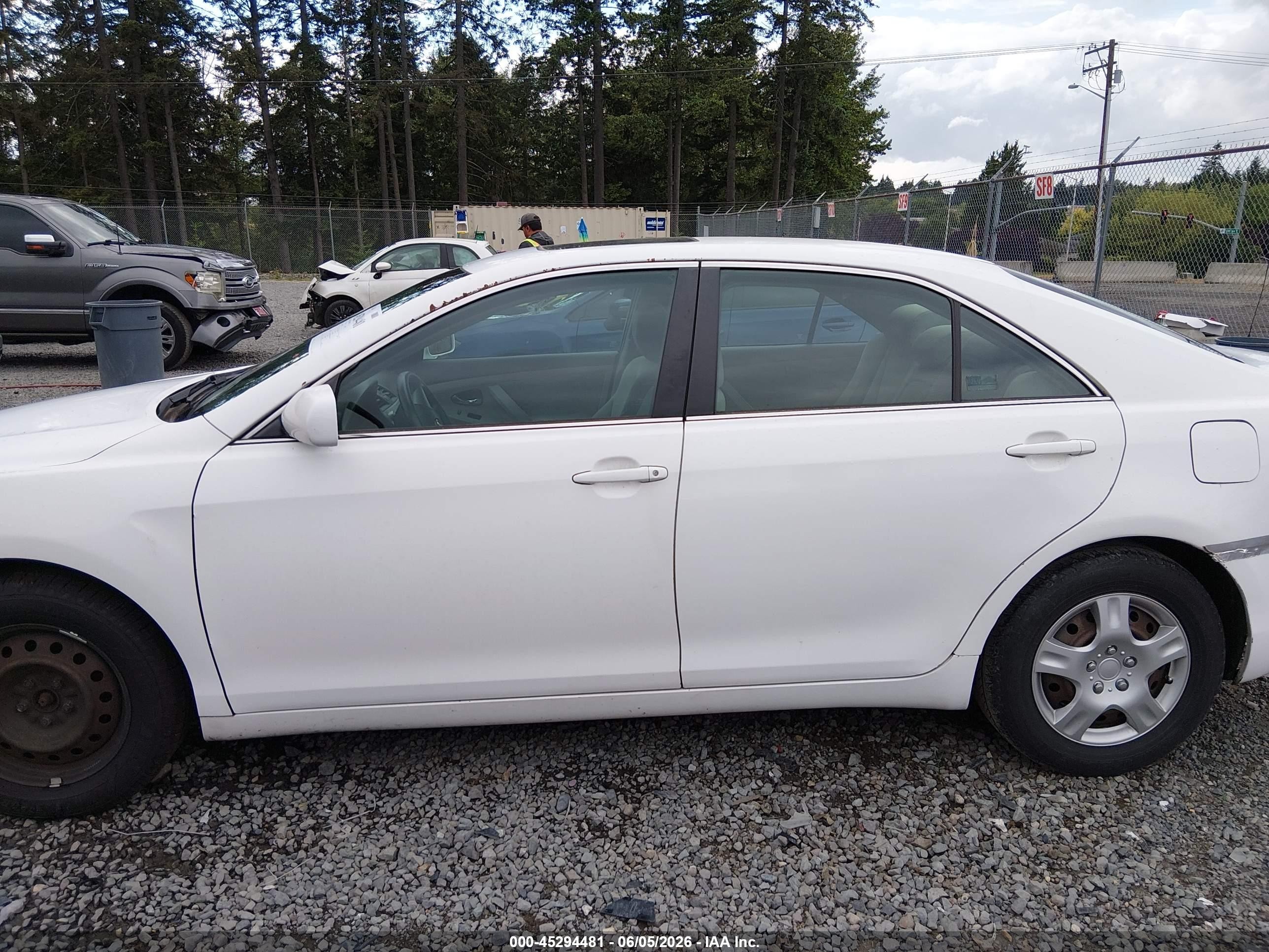 2009 Toyota Camry Le Белый vin: 4T1BE46K49U811148