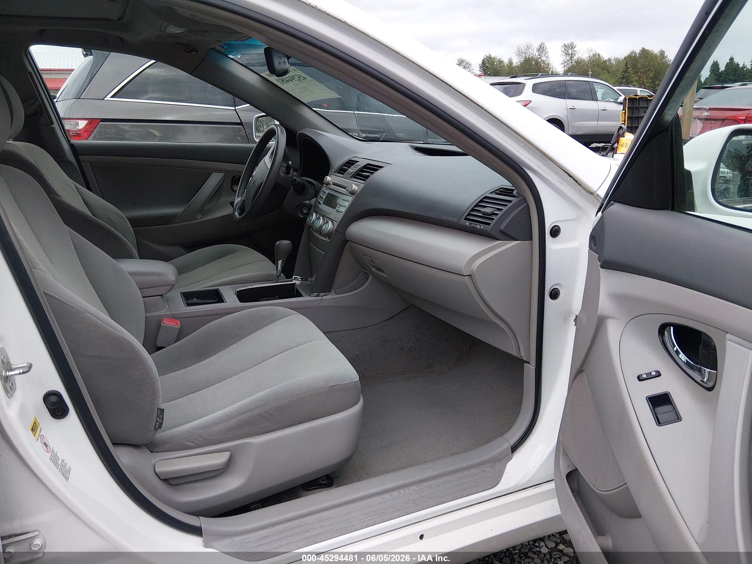 2009 Toyota Camry Le Белый vin: 4T1BE46K49U811148