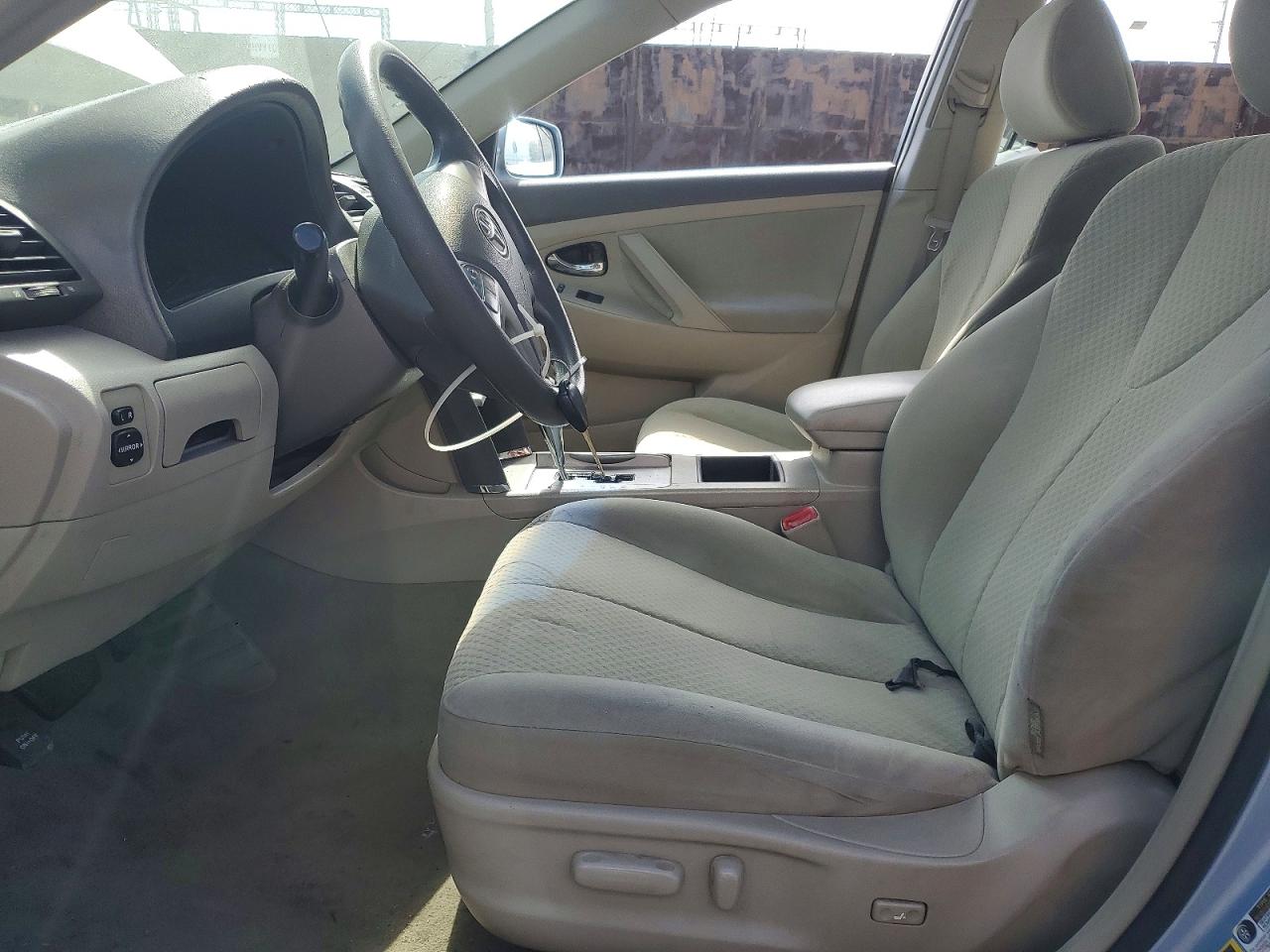 2009 Toyota Camry Le Серебряный vin: 4T1BE46K49U815331