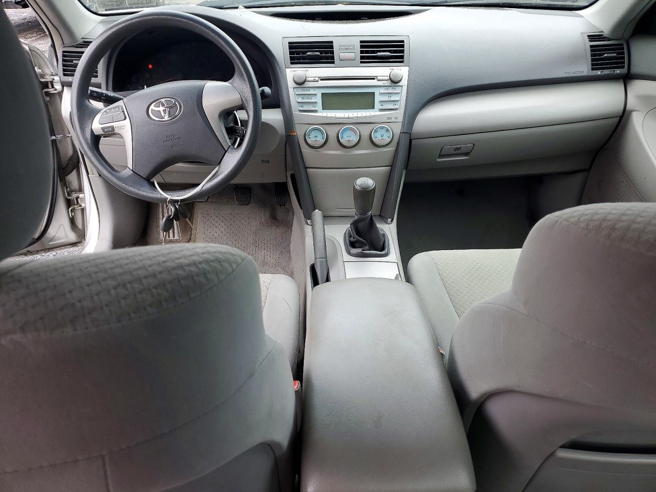 2009 Toyota Camry Base Silver vin: 4T1BE46K49U817077
