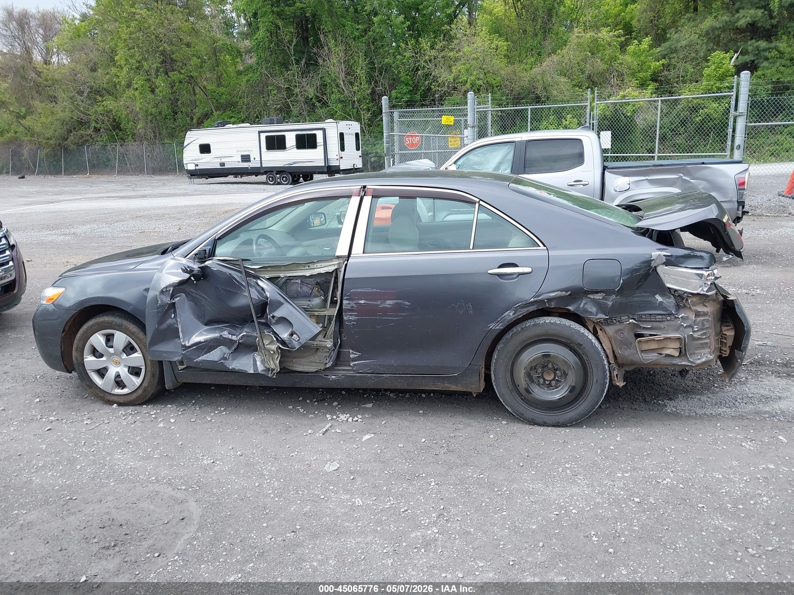 2009 Toyota Camry Le Gray vin: 4T1BE46K49U827852