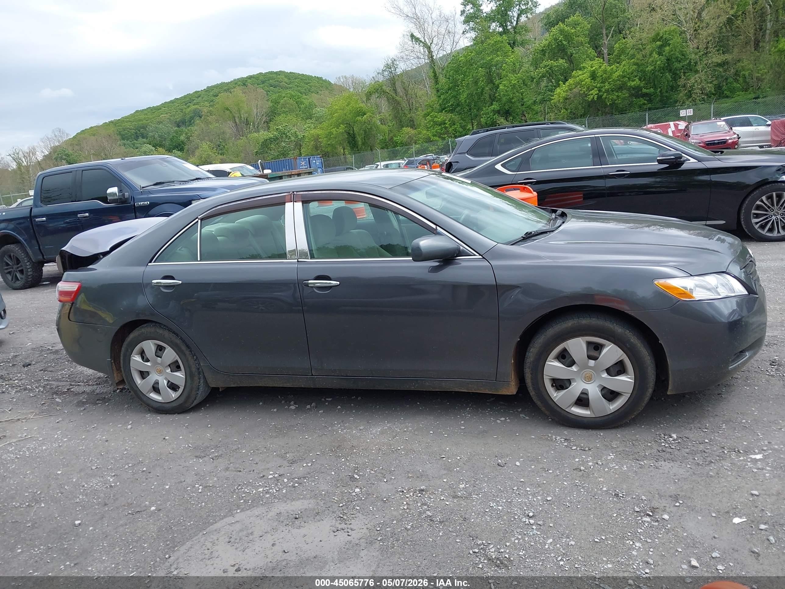 2009 Toyota Camry Le Gray vin: 4T1BE46K49U827852