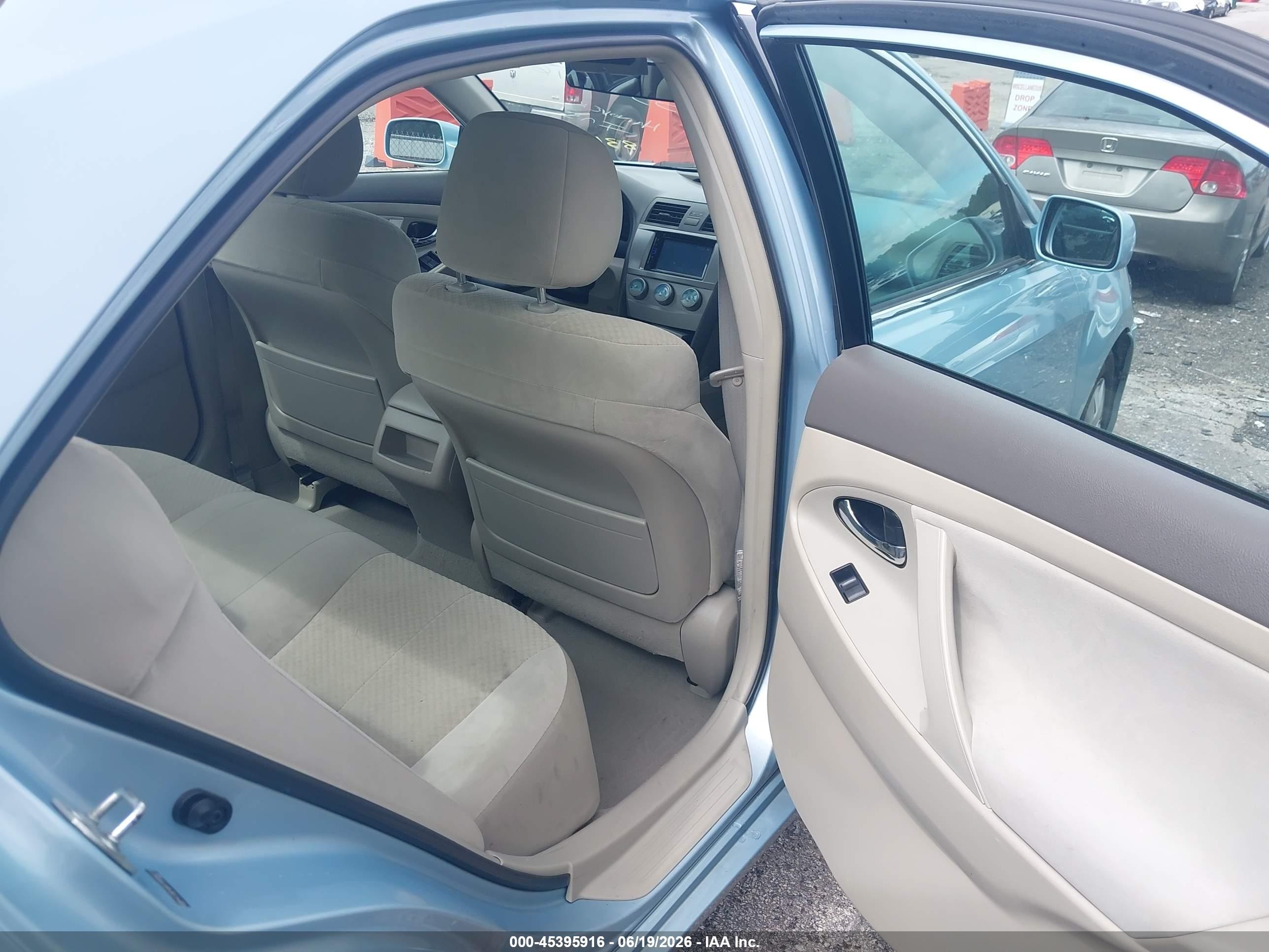 2009 Toyota Camry Le Light Blue vin: 4T1BE46K49U836423