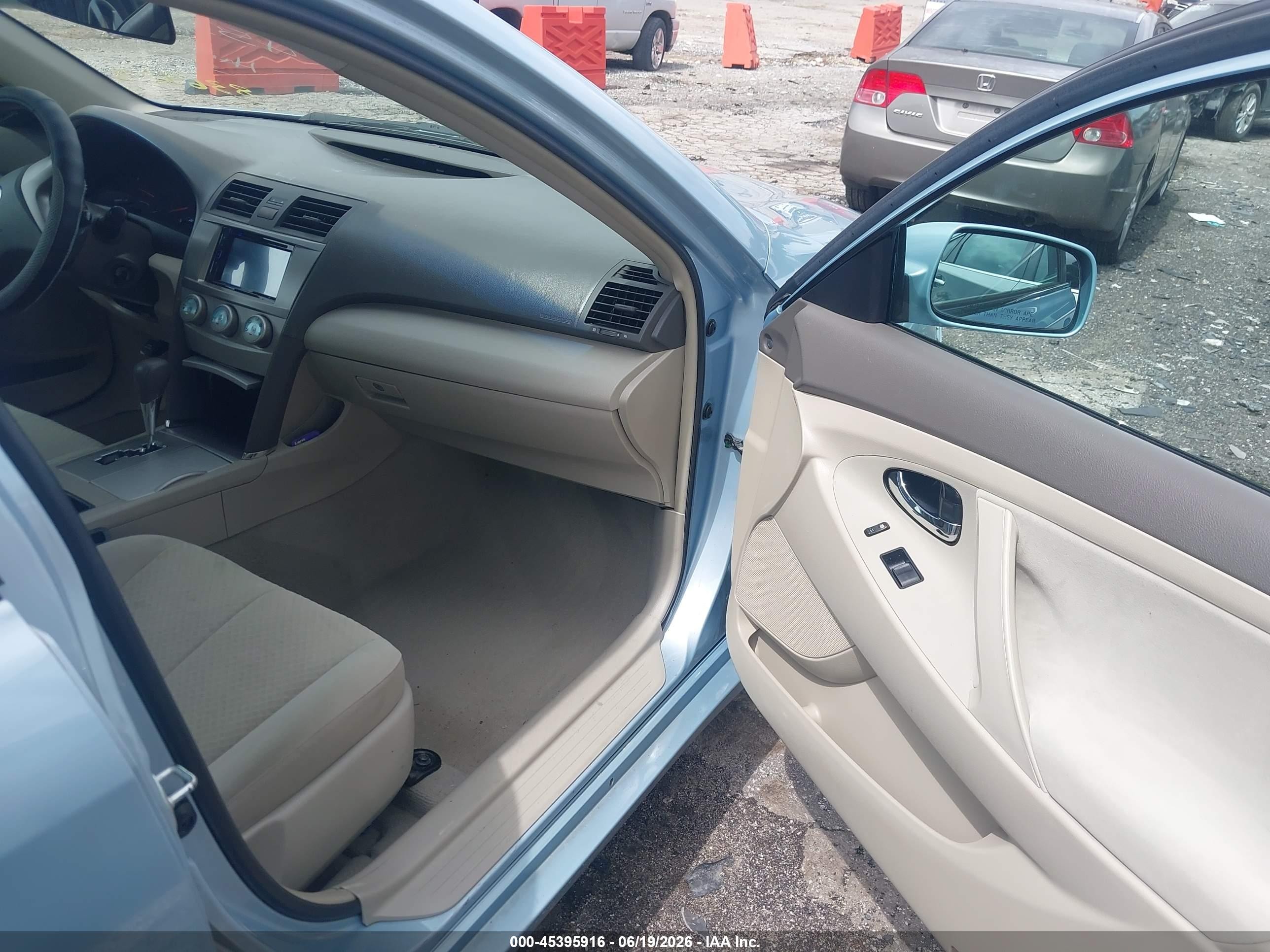 2009 Toyota Camry Le Light Blue vin: 4T1BE46K49U836423