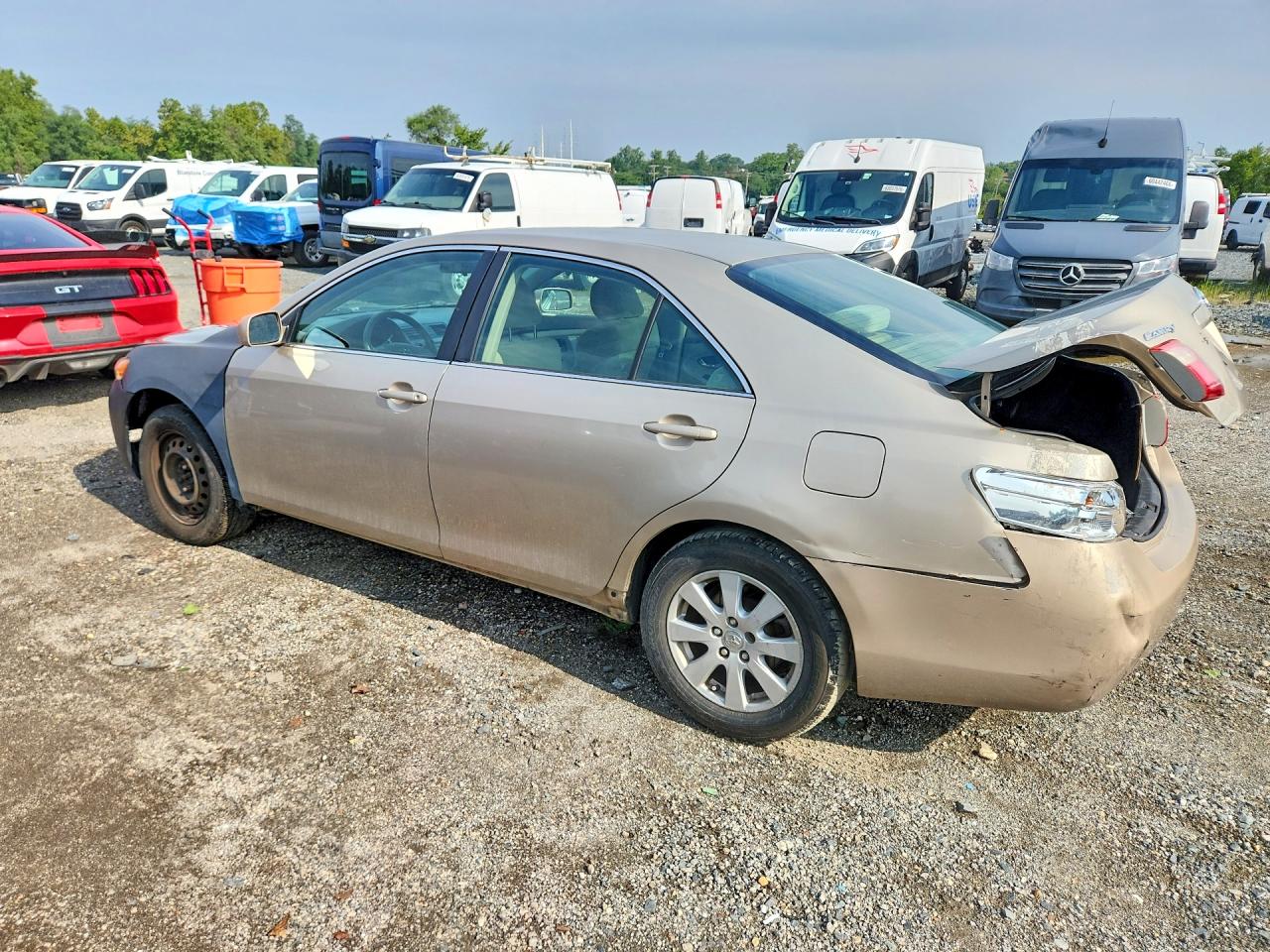 2009 Toyota Camry Base Gold vin: 4T1BE46K49U837572