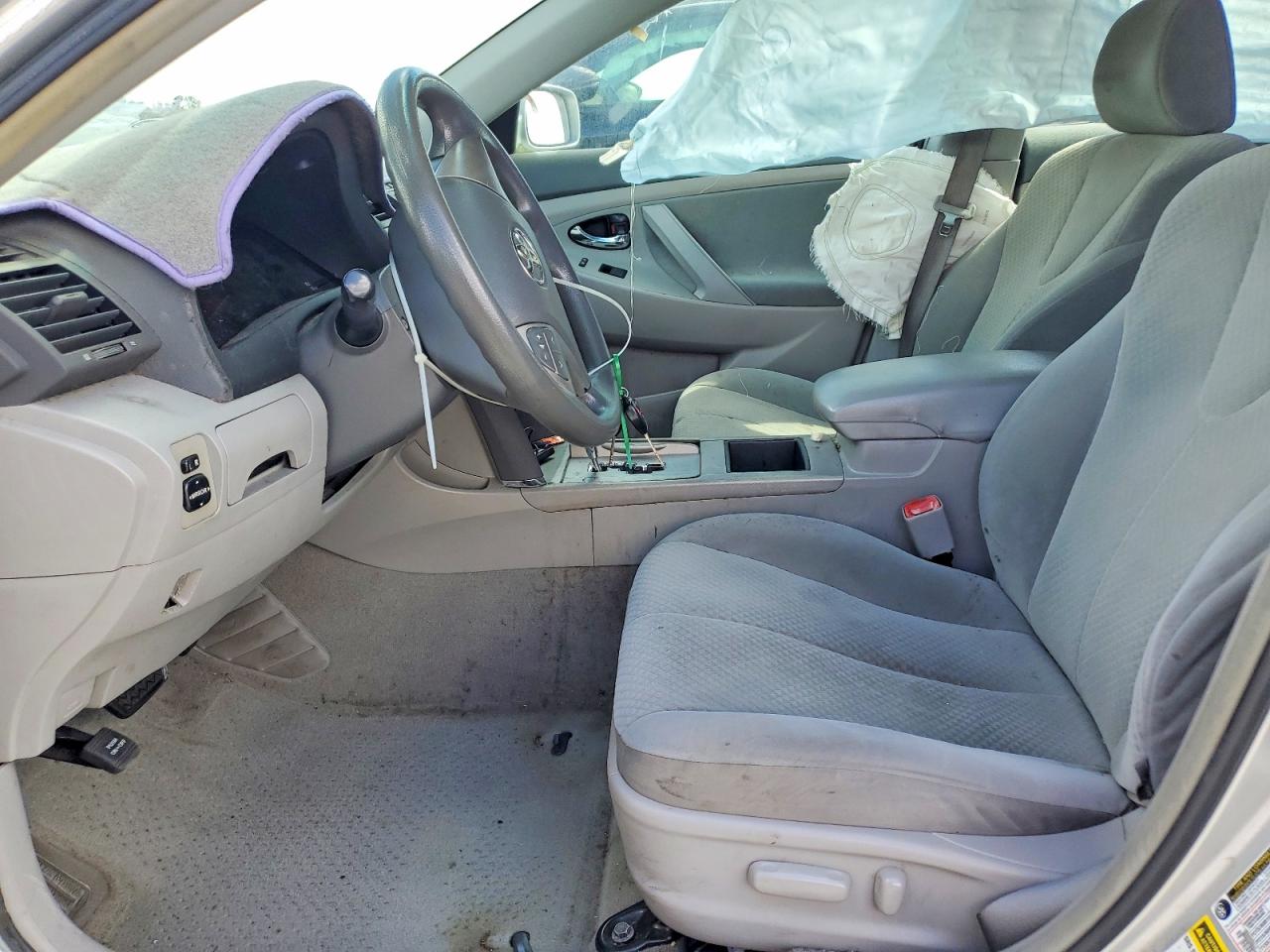2009 Toyota Camry Le Silver vin: 4T1BE46K49U840844