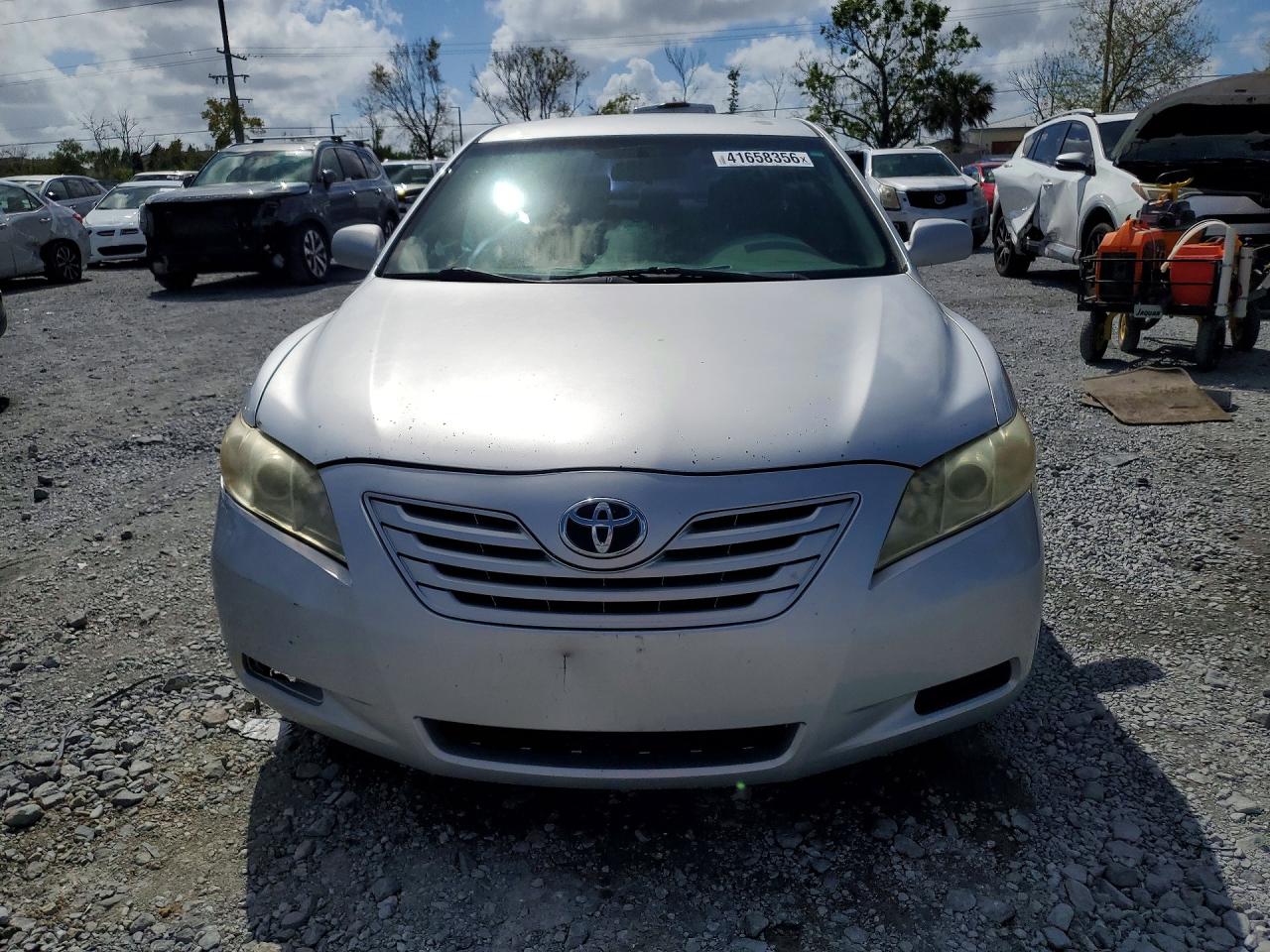 2009 Toyota Camry Le Silver vin: 4T1BE46K49U840844