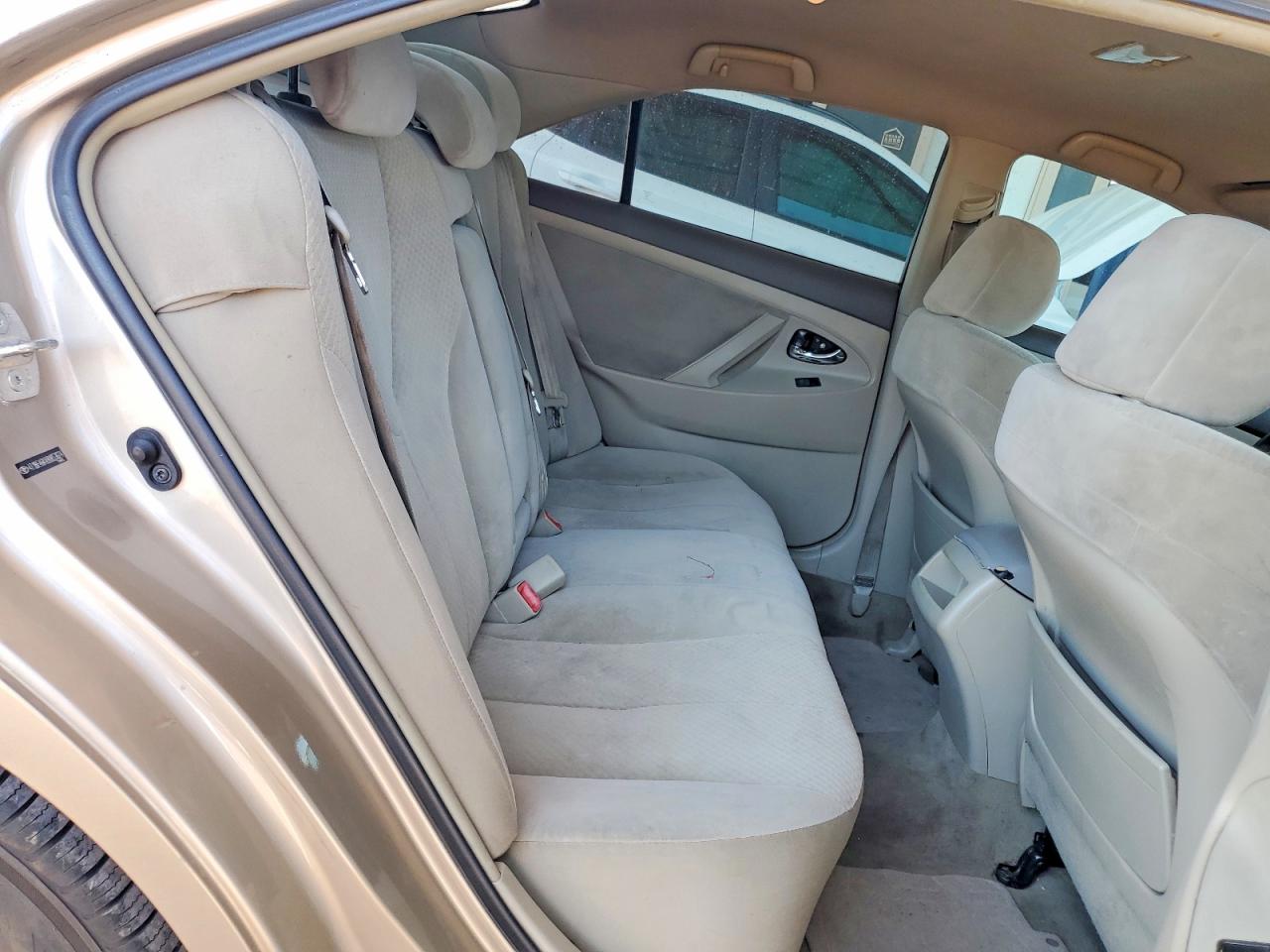 2009 Toyota Camry Le Gold vin: 4T1BE46K49U853674