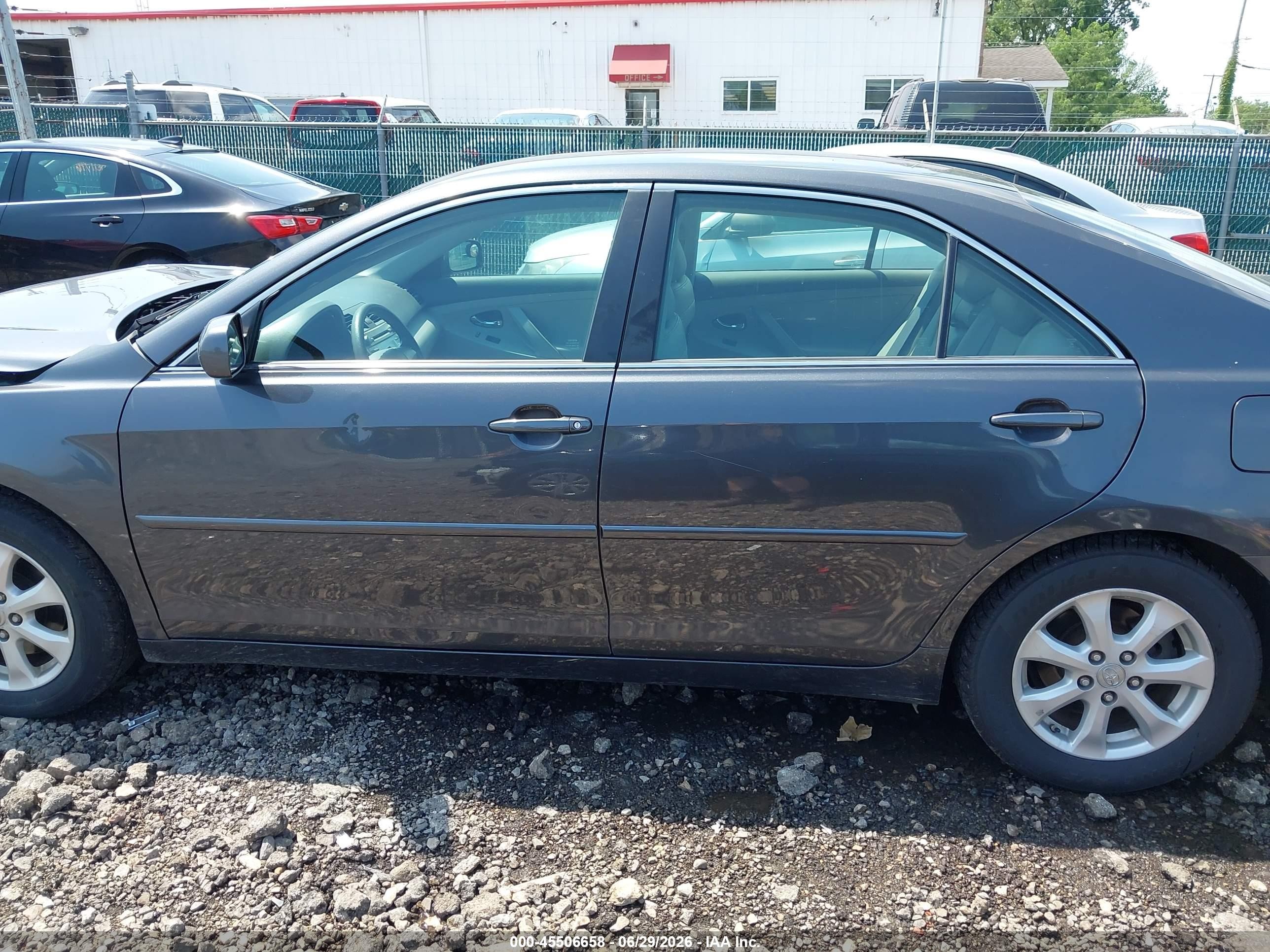 2009 Toyota Camry Le Серый vin: 4T1BE46K49U864223