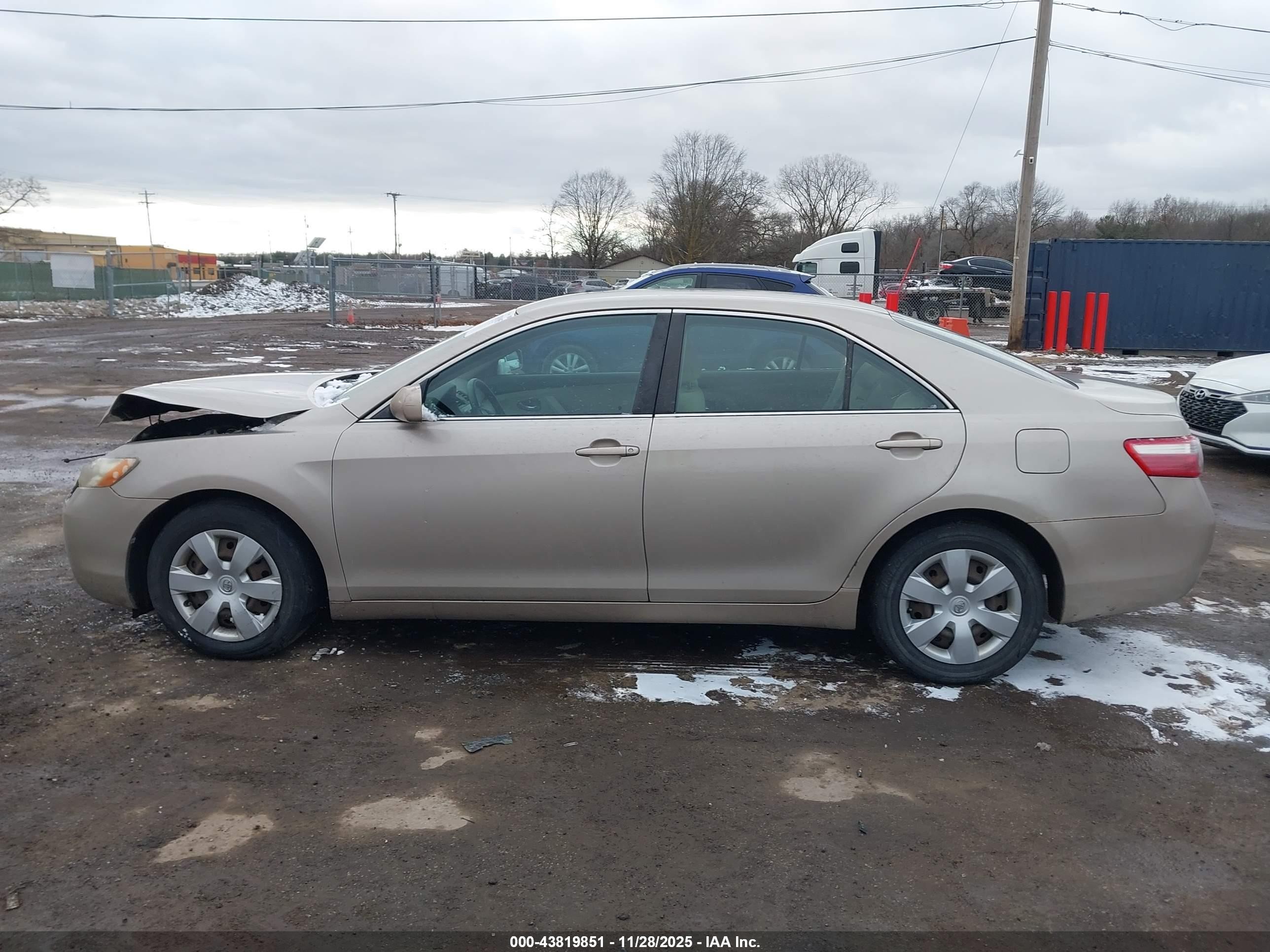 2009 Toyota Camry Le Gold vin: 4T1BE46K49U865971